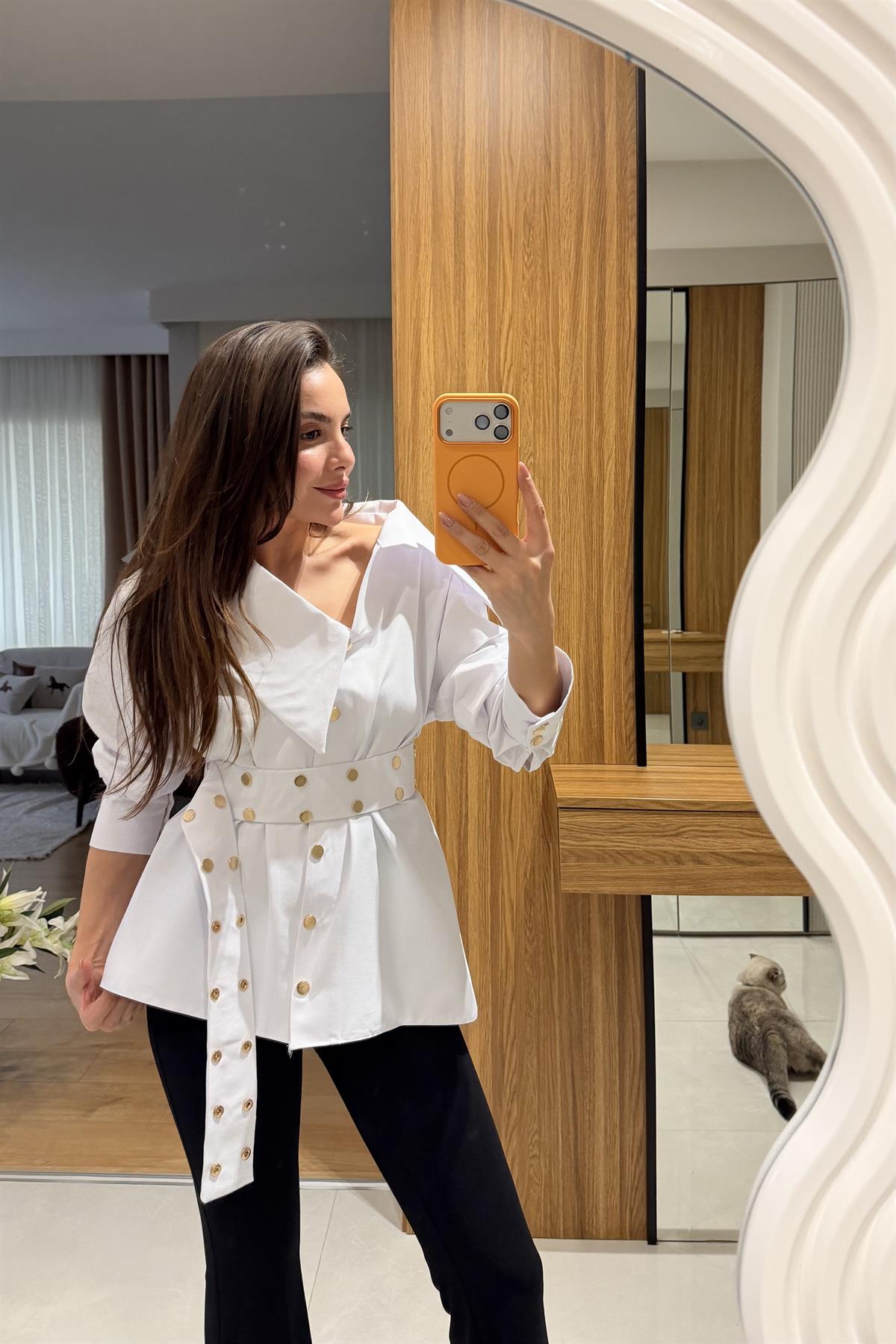 Fontune Beyaz Zımbalı Tasarım Gömlek