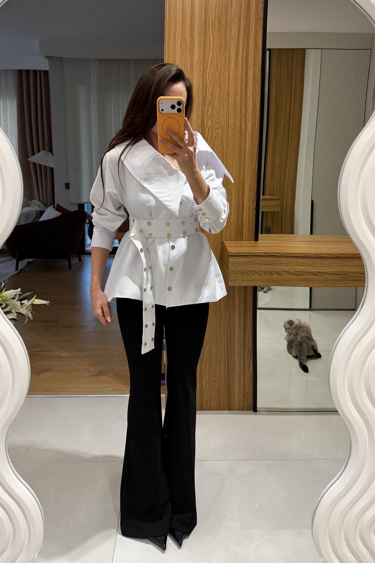 Fontune Beyaz Zımbalı Tasarım Gömlek