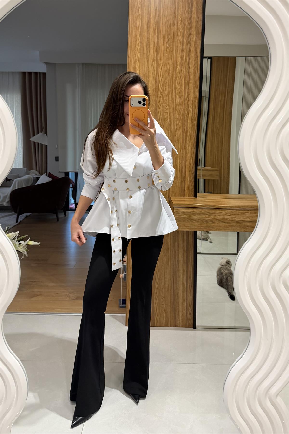 Fontune Beyaz Zımbalı Tasarım Gömlek