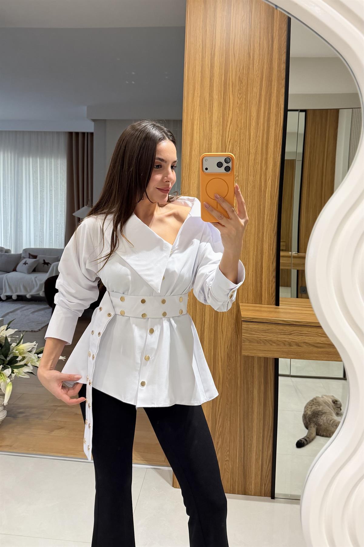 Fontune Beyaz Zımbalı Tasarım Gömlek