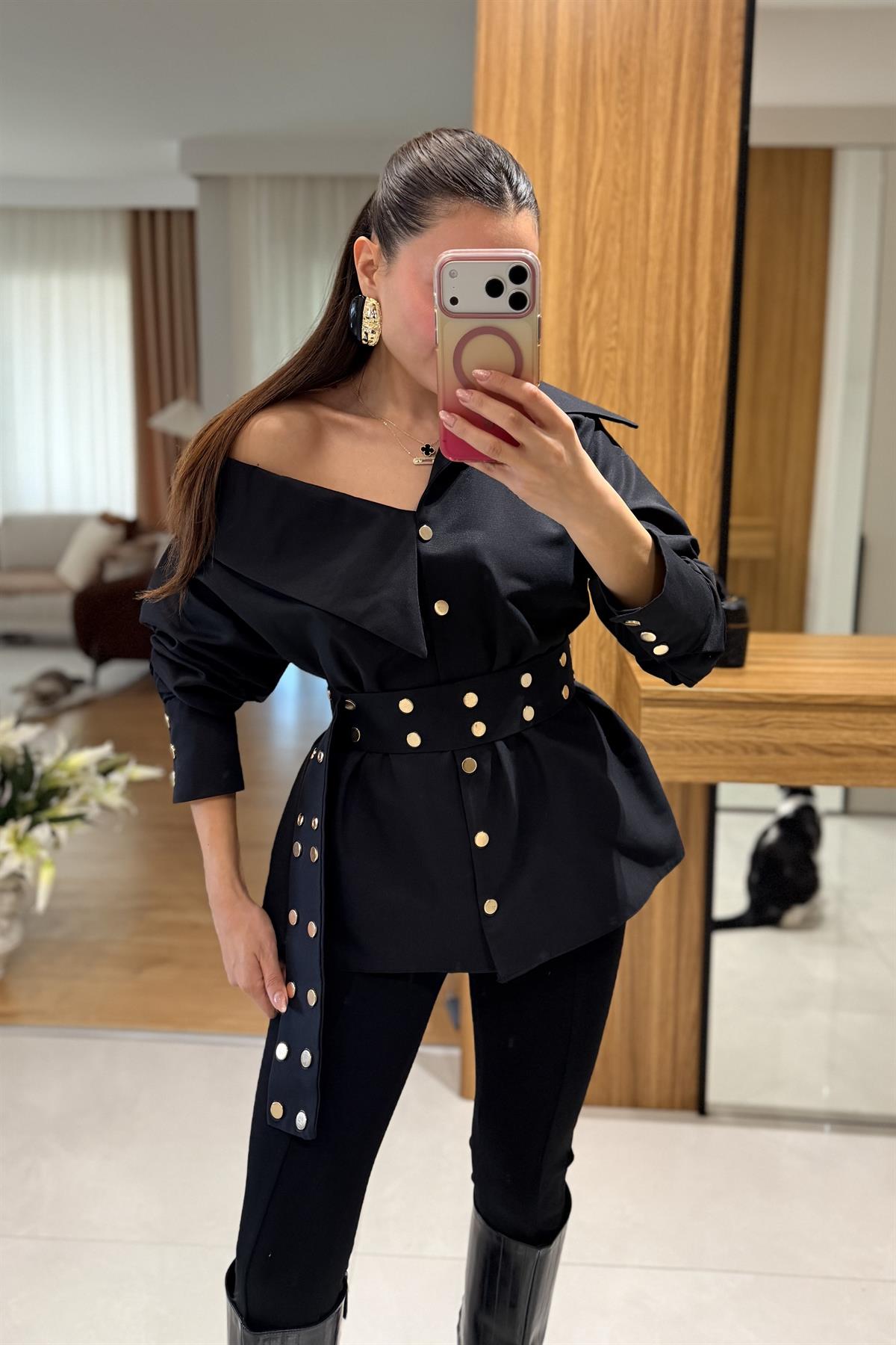 Fontune Siyah Zımbalı Tasarım Gömlek