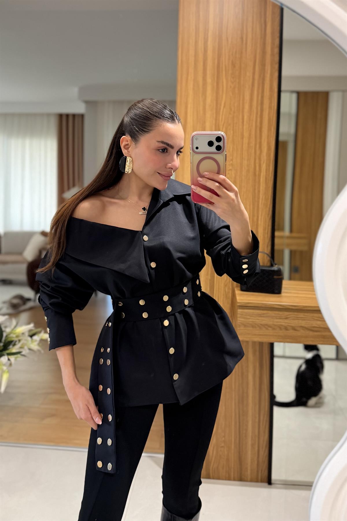 Fontune Siyah Zımbalı Tasarım Gömlek