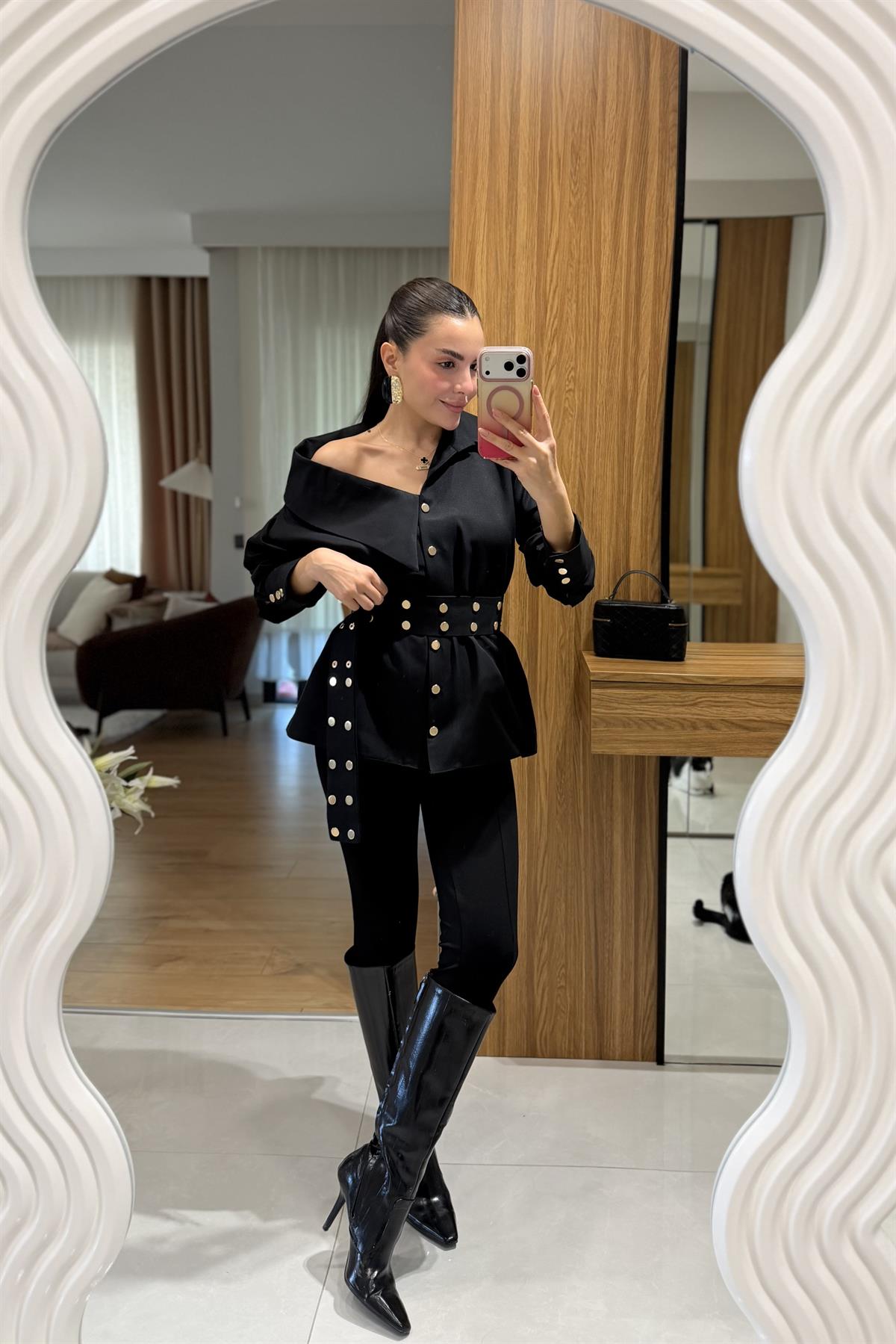 Fontune Siyah Zımbalı Tasarım Gömlek