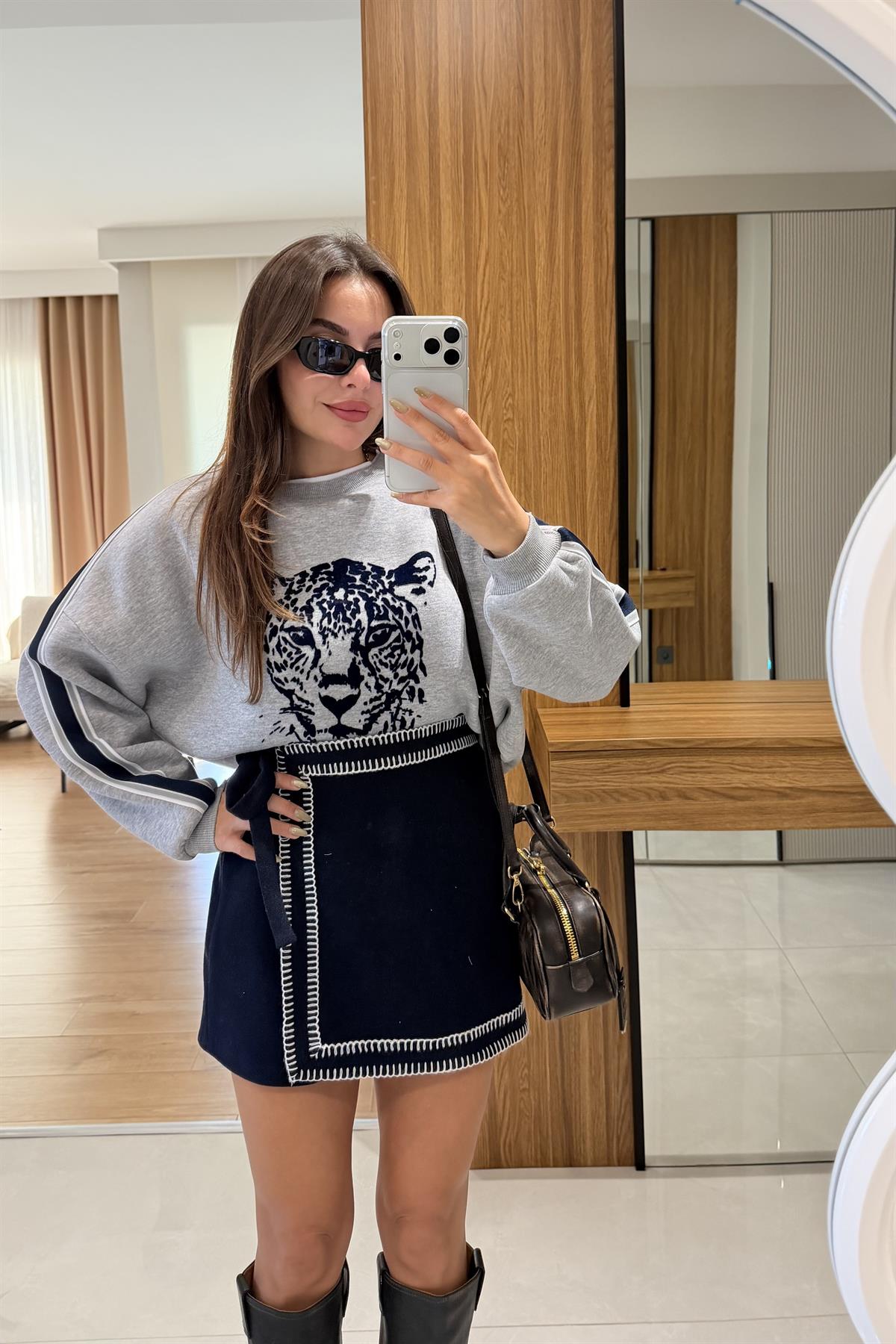 Forever Gri Kaplan Baskılı Sweatshirt