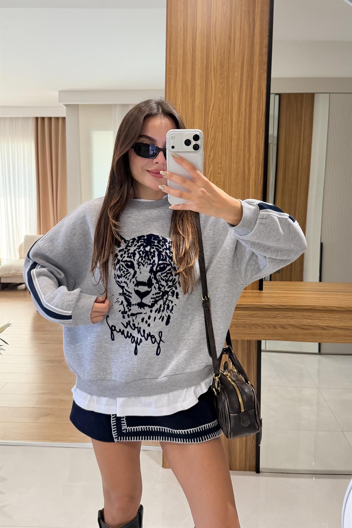 Forever Gri Kaplan Baskılı Sweatshirt