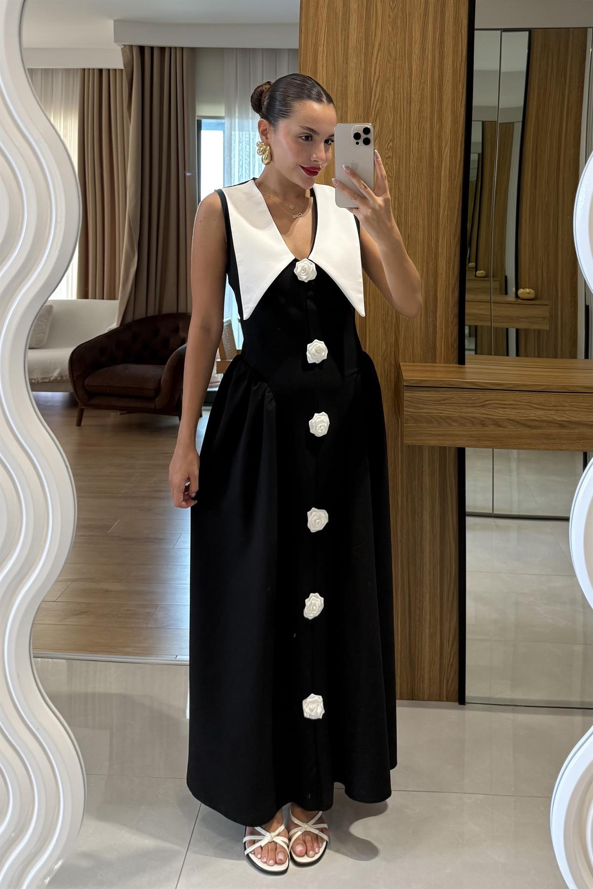 Forina Siyah Yakalı Gül Detaylı Atlas Elbise