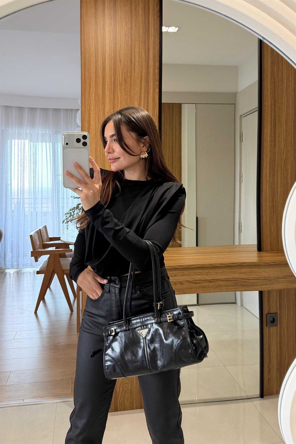 Franke Siyah Vatkalı Dökümlü Bluz