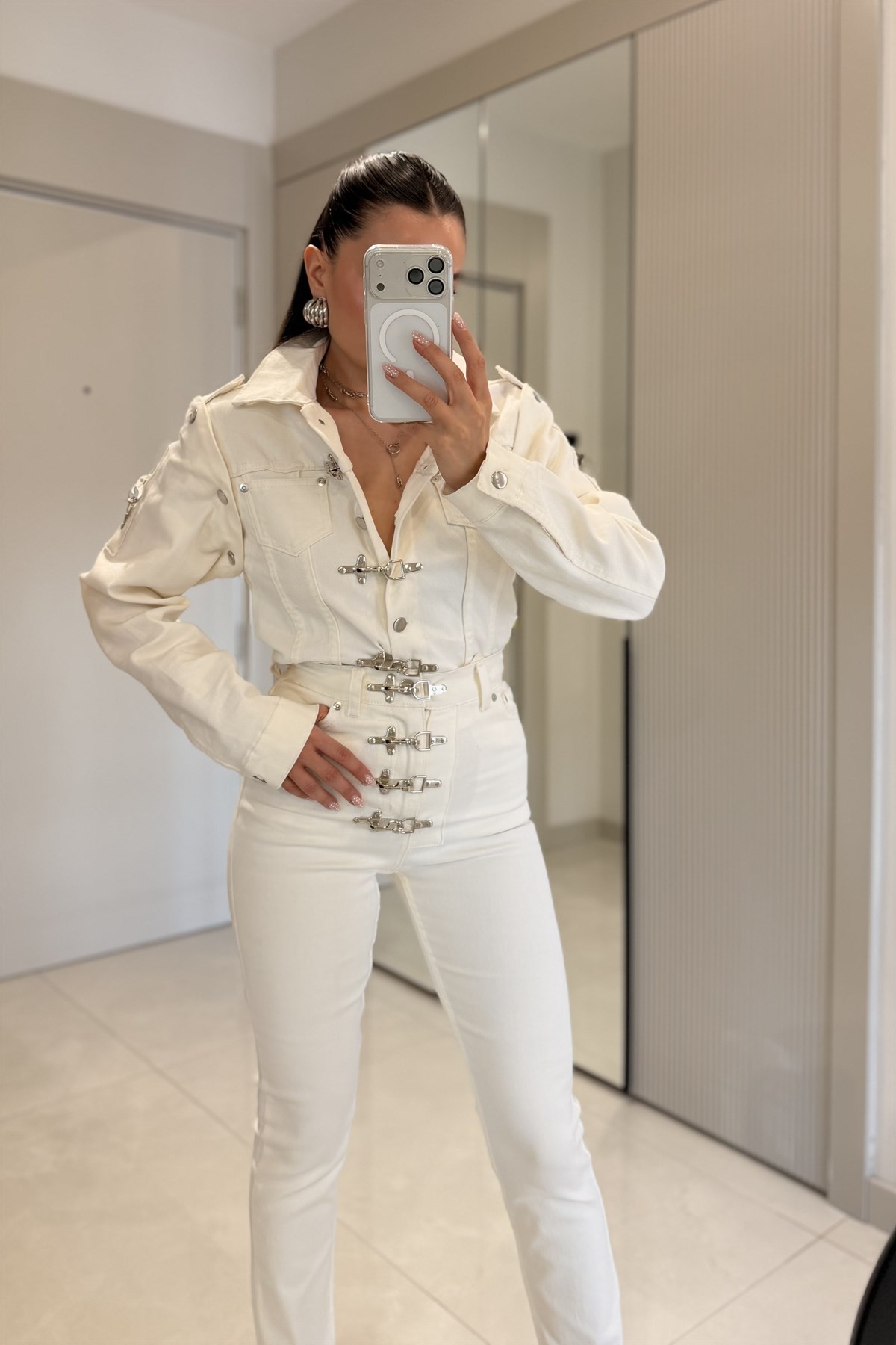 Frenk Krem Kelepçeli Denim Takım