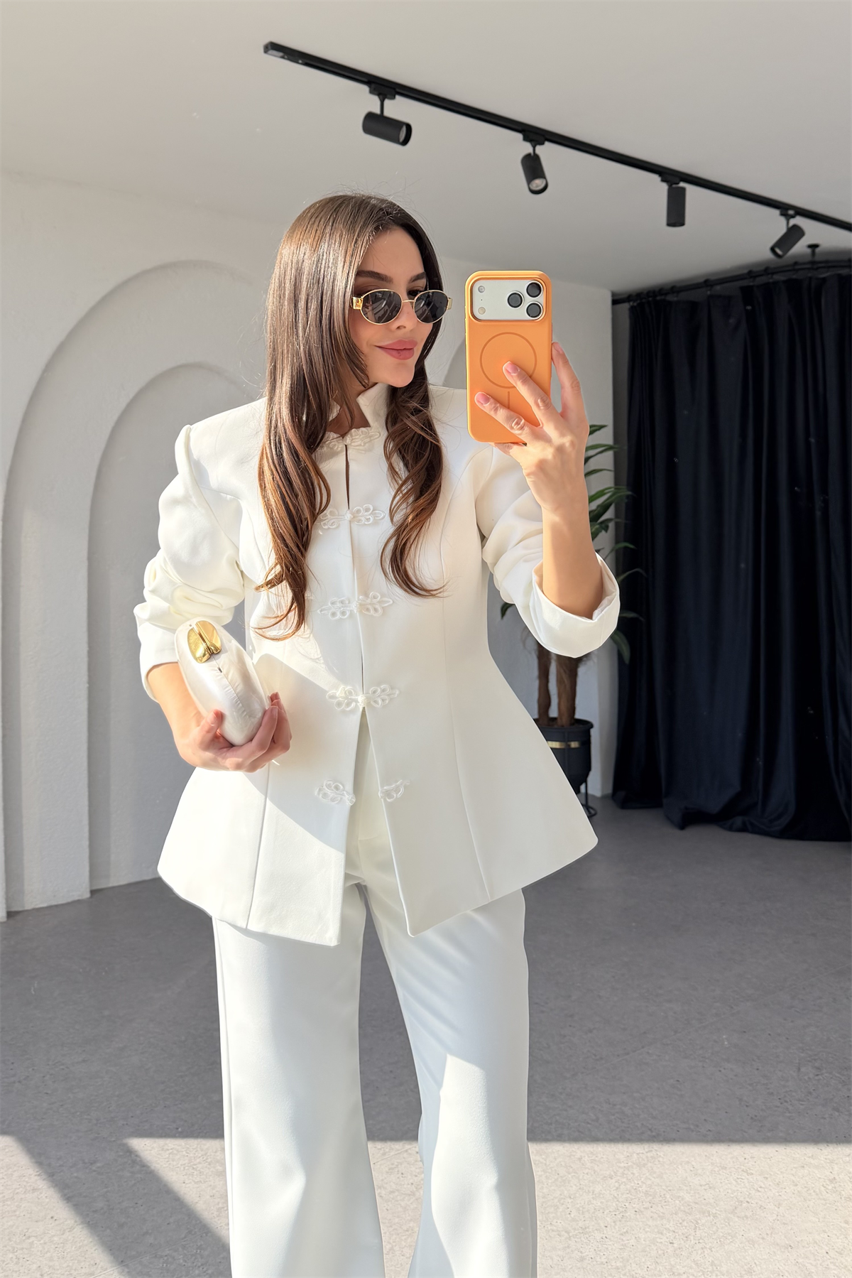Gael Beyaz Premium Düğme Detaylı Takım