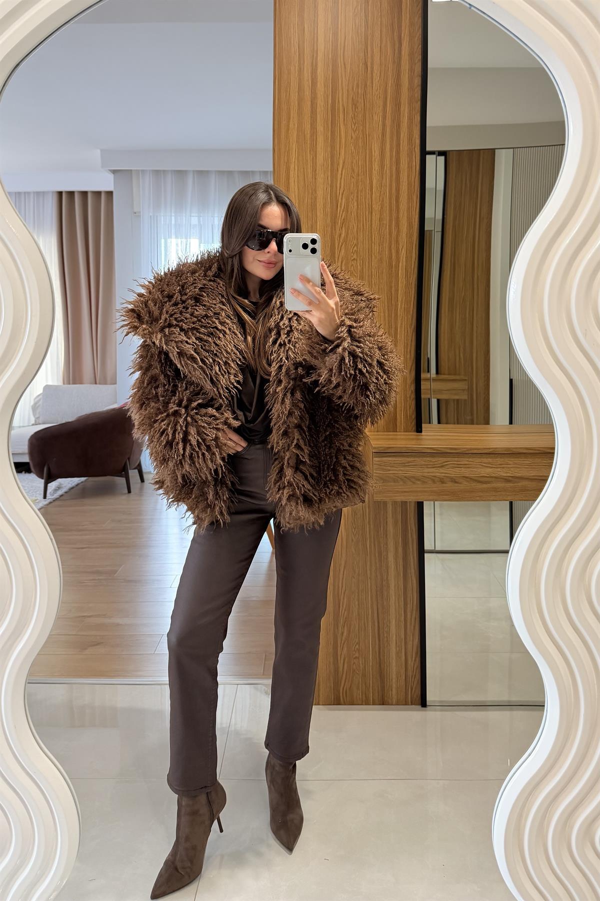 Gaia Kahve Saçaklı Yakalı Kürk