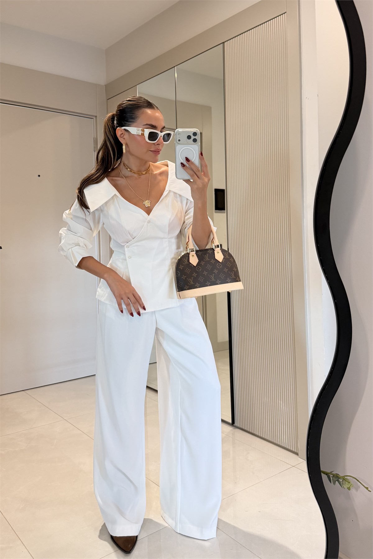 Gianna Beyaz Belden Oturtmalı Madonna Gömlek