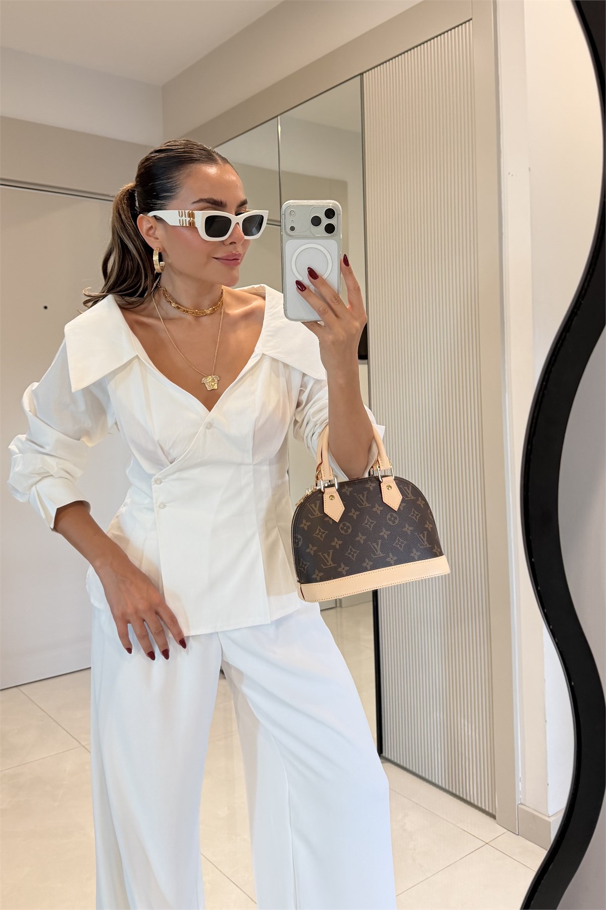 Gianna Beyaz Belden Oturtmalı Madonna Gömlek