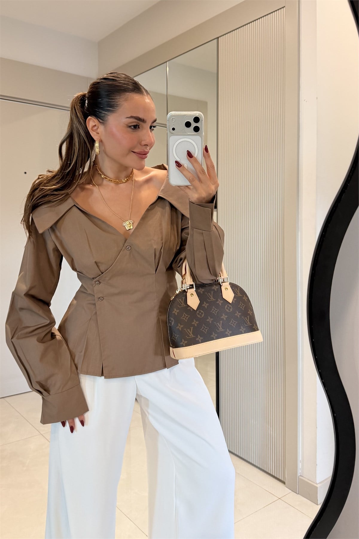Gianna Kahve Belden Oturtmalı Madonna Gömlek