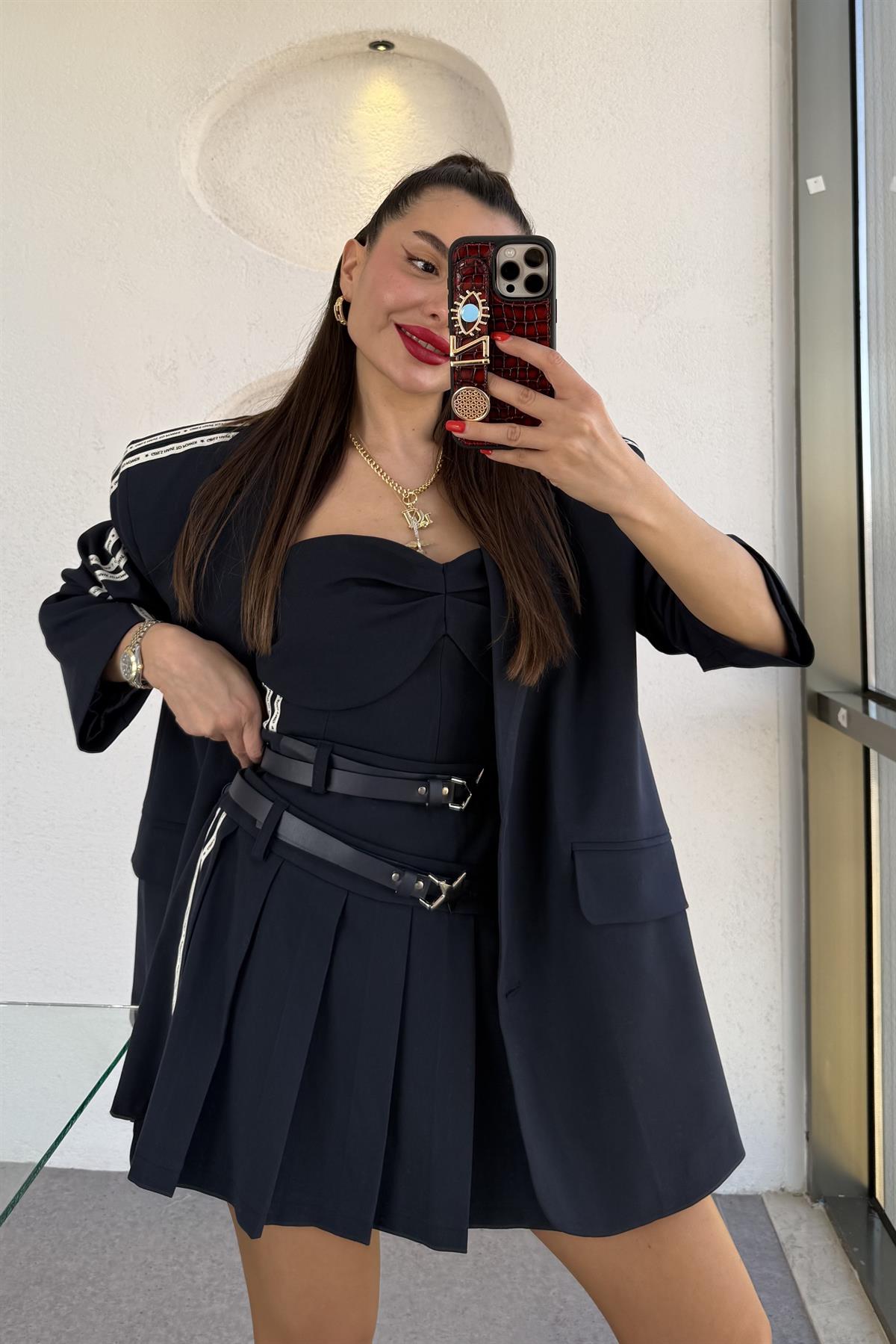 Girls Power Yıldız Toka Kemerli Pileli Etek