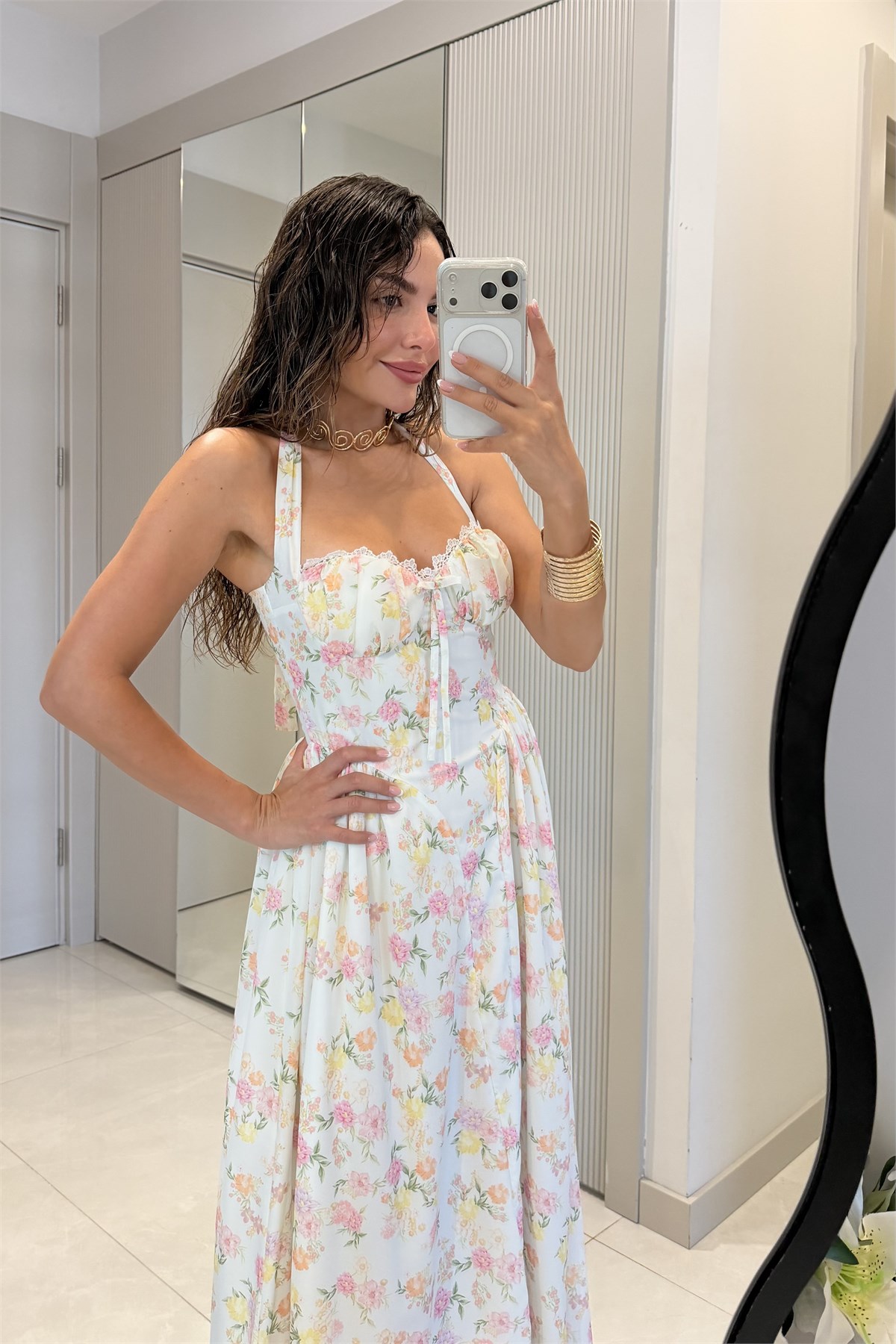 Giselle Beyaz Çiçek Desenli Maxi Elbise