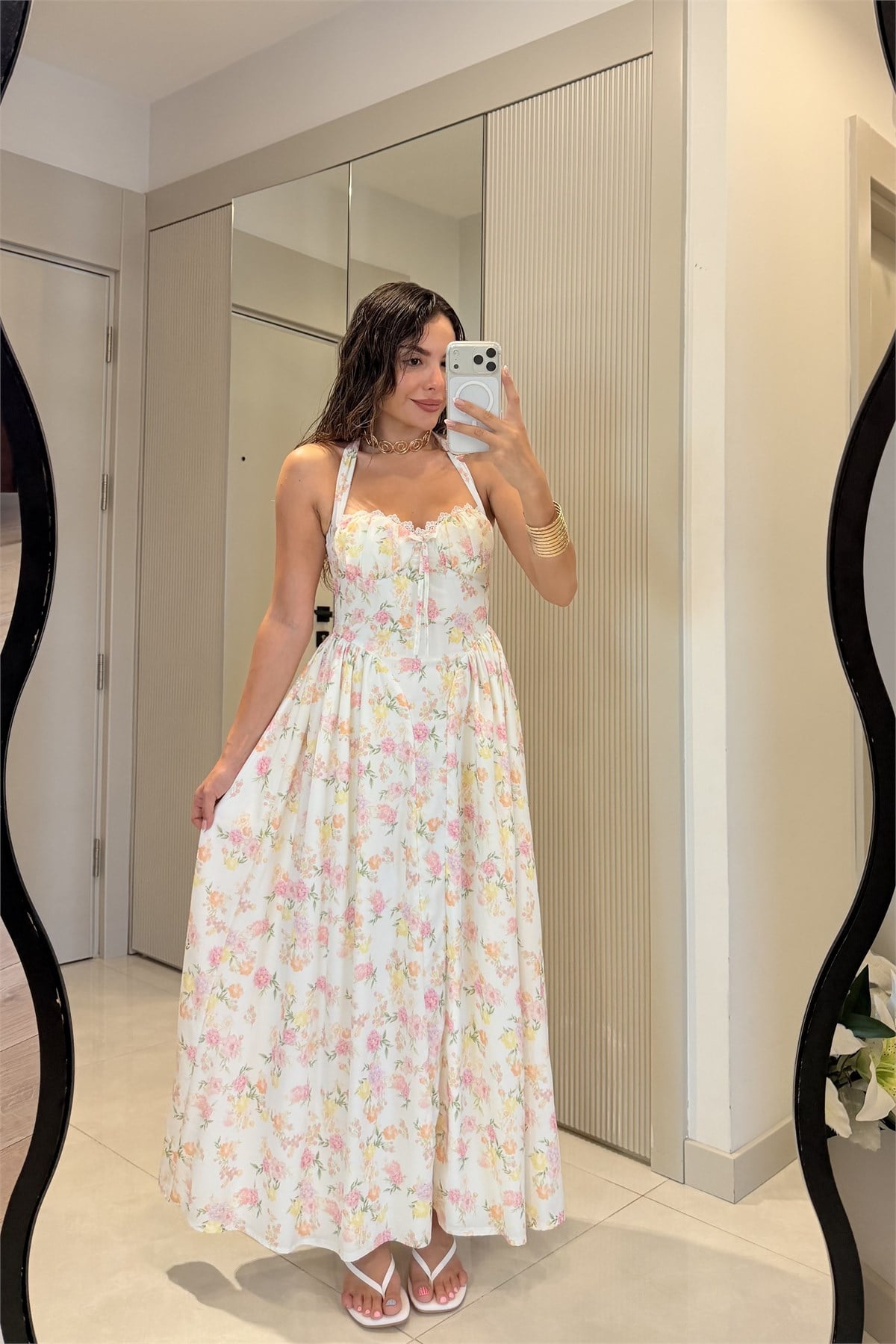 Giselle Beyaz Çiçek Desenli Maxi Elbise