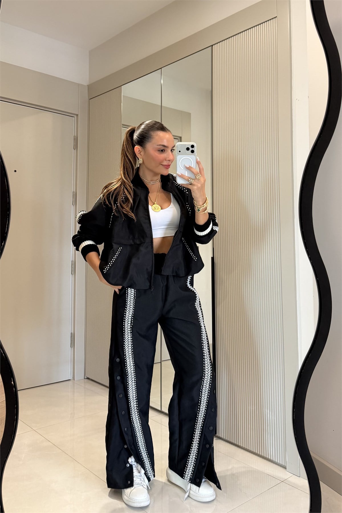 Glady Siyah Çıtçıtlı Nakış Şeritli Tasarım Takım