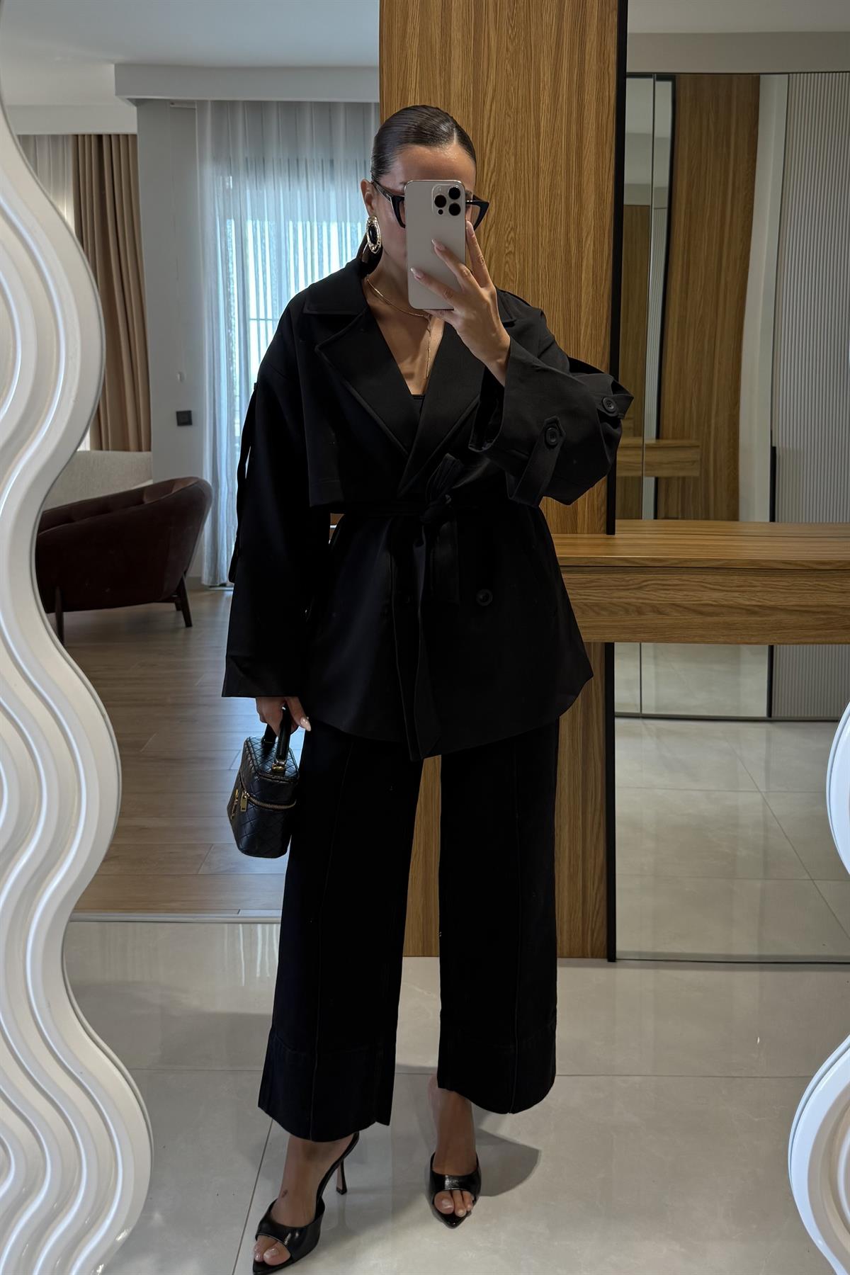 Glasy Siyah Kemerli Oversize Trenç