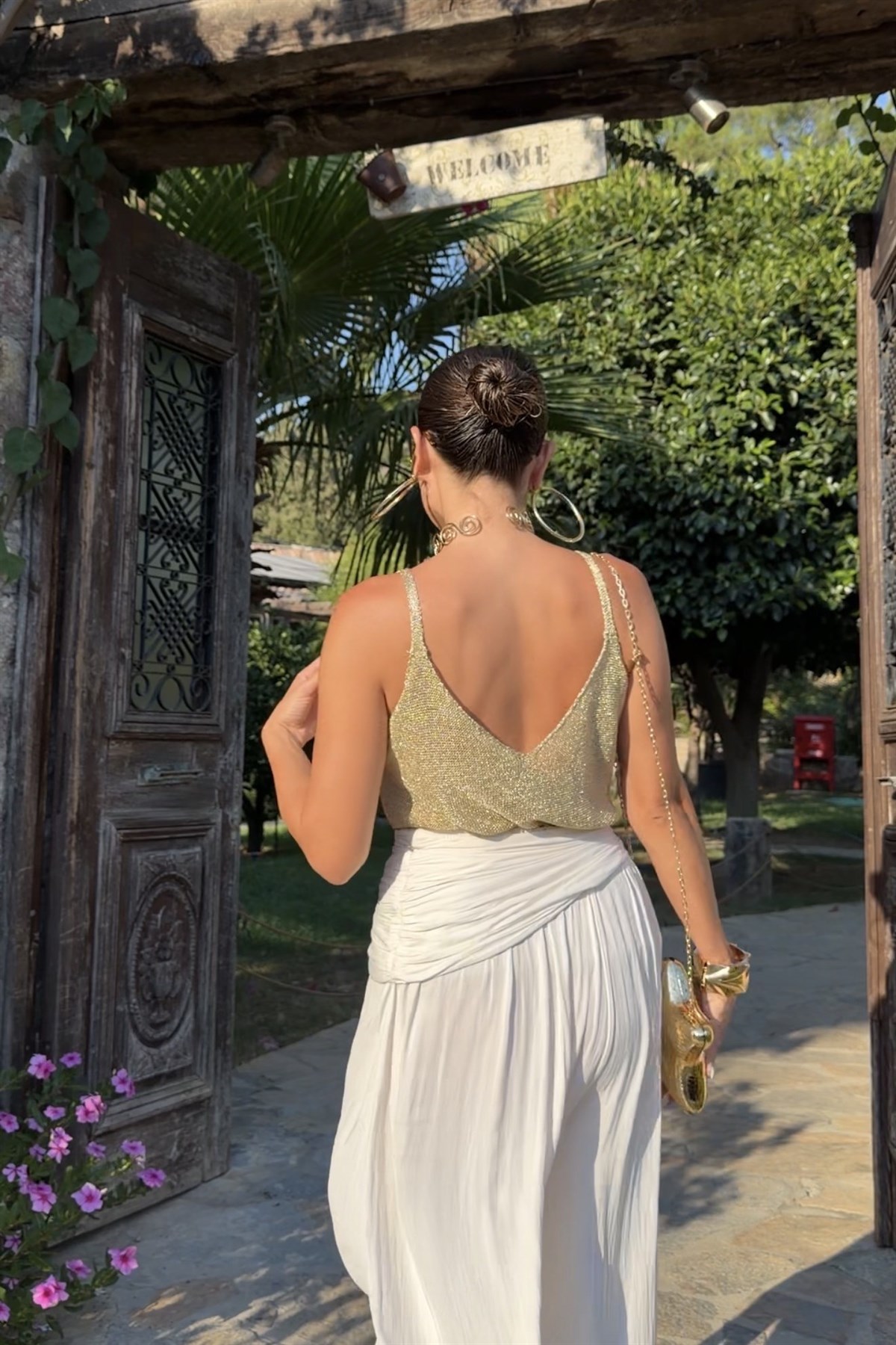Glitter Gold Askılı V Yaka Bluz