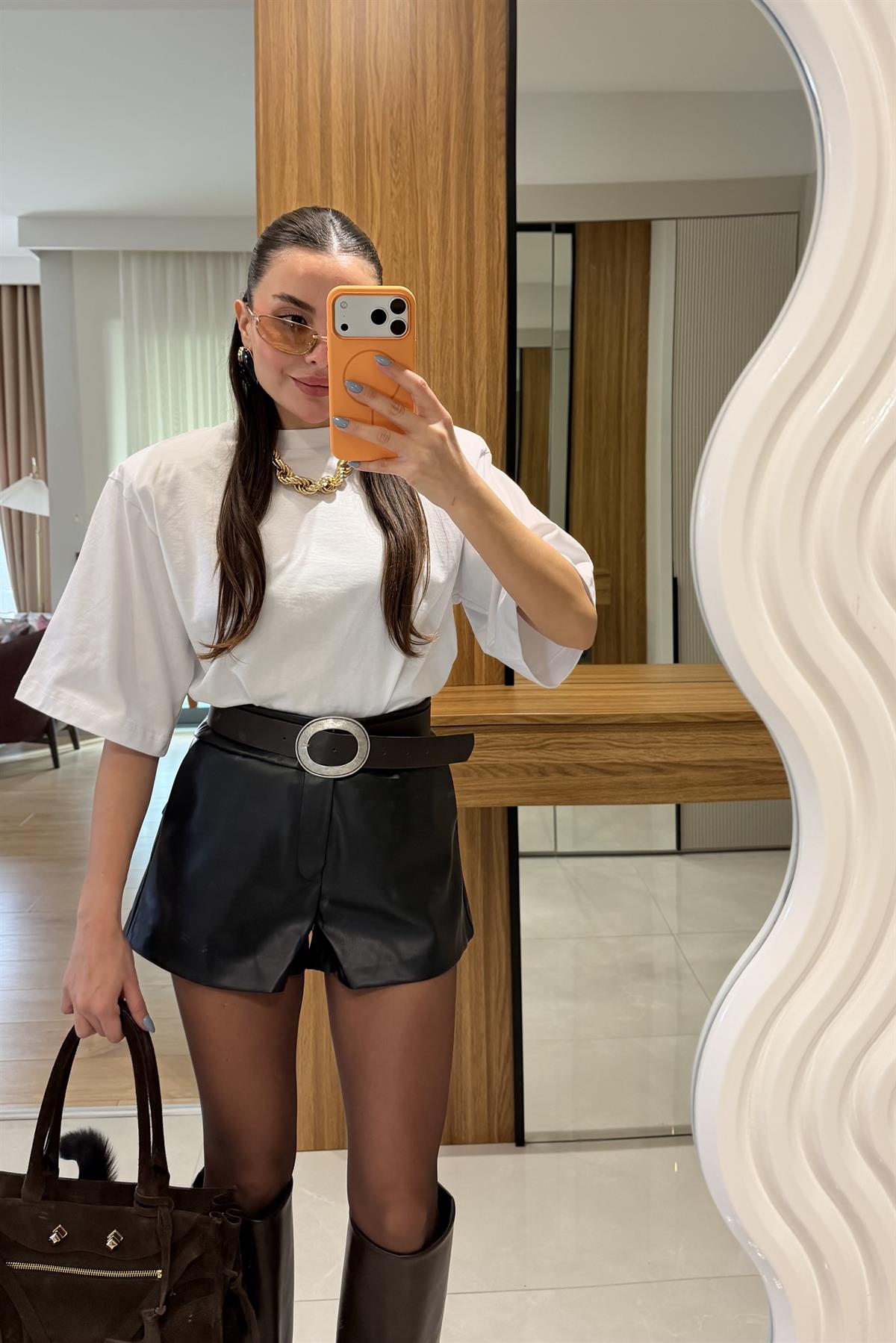 Gomia Beyaz Vatkalı Tshirt 