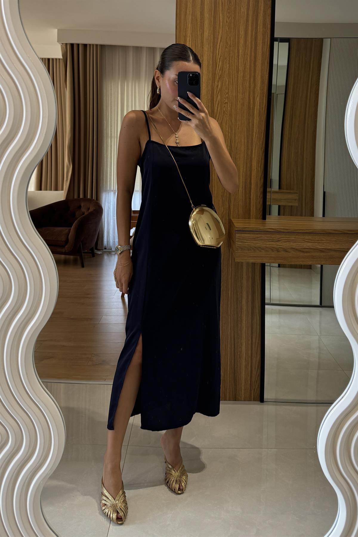 Gown Lacivert Askılı Yırtmaçlı Elbise