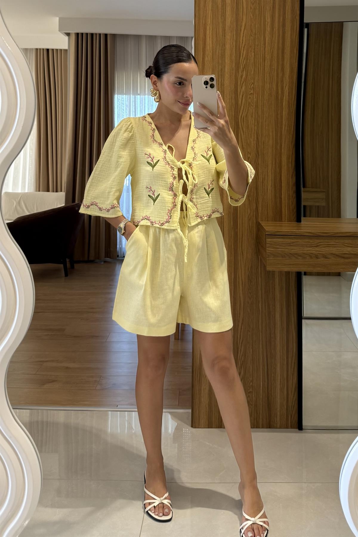 Gramer Sarı Keten Şort 