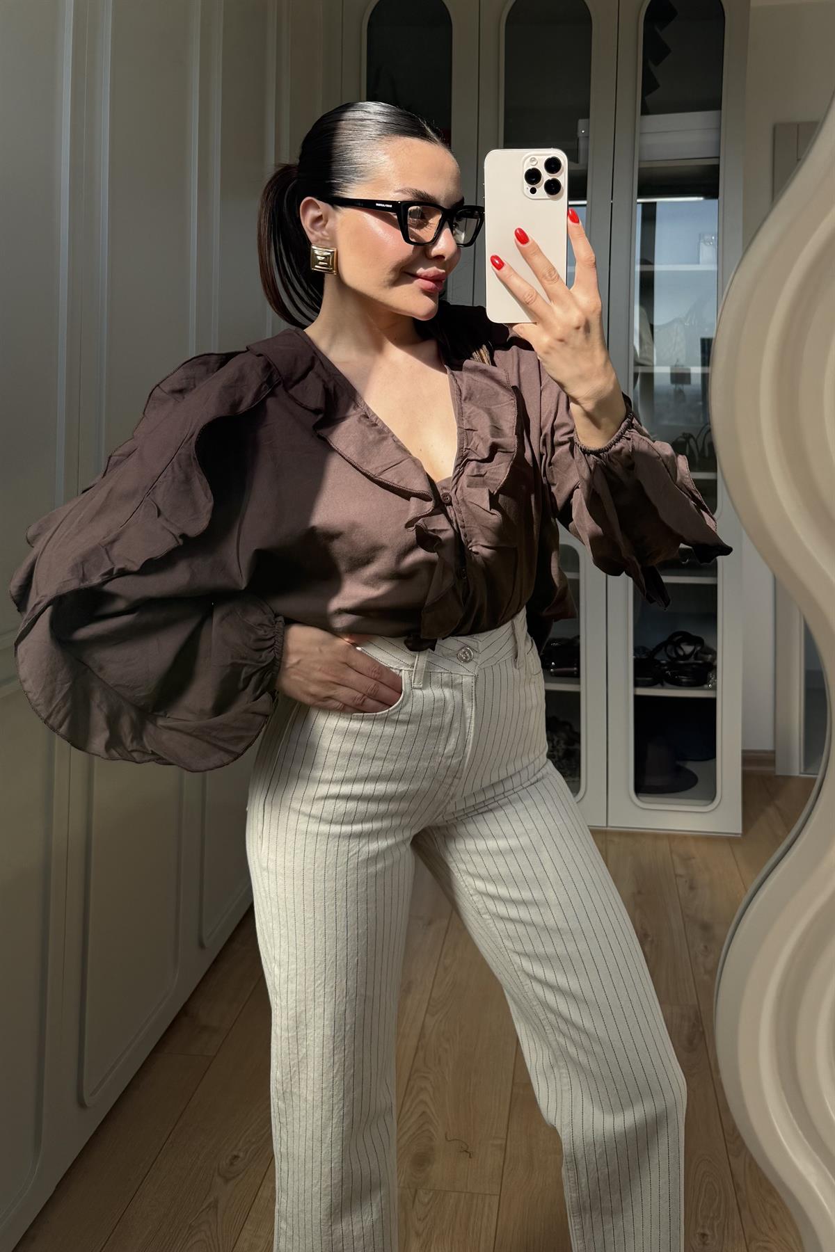 Grenada Kahve Fırfırlı Gömlek 