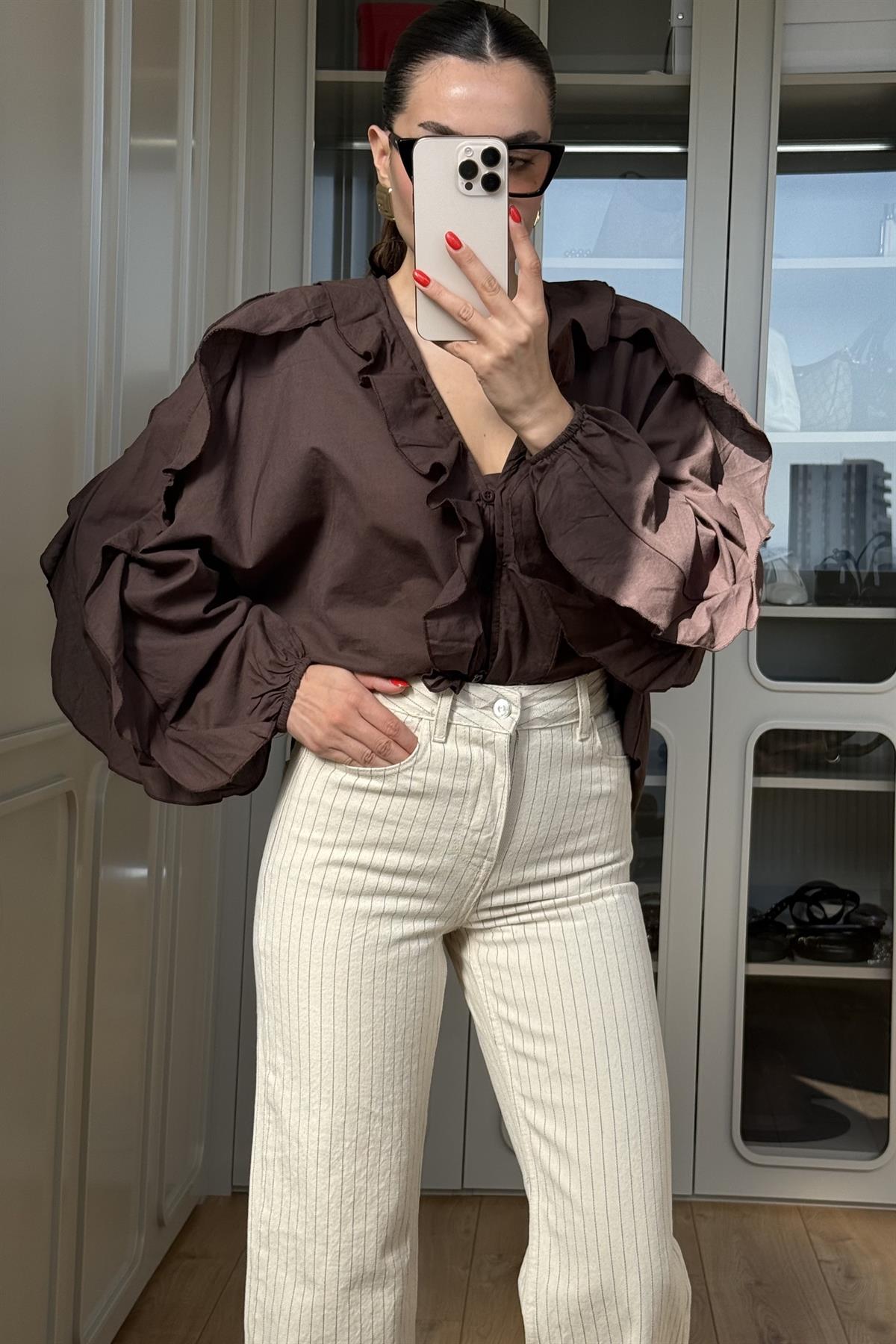 Grenada Kahve Fırfırlı Gömlek 