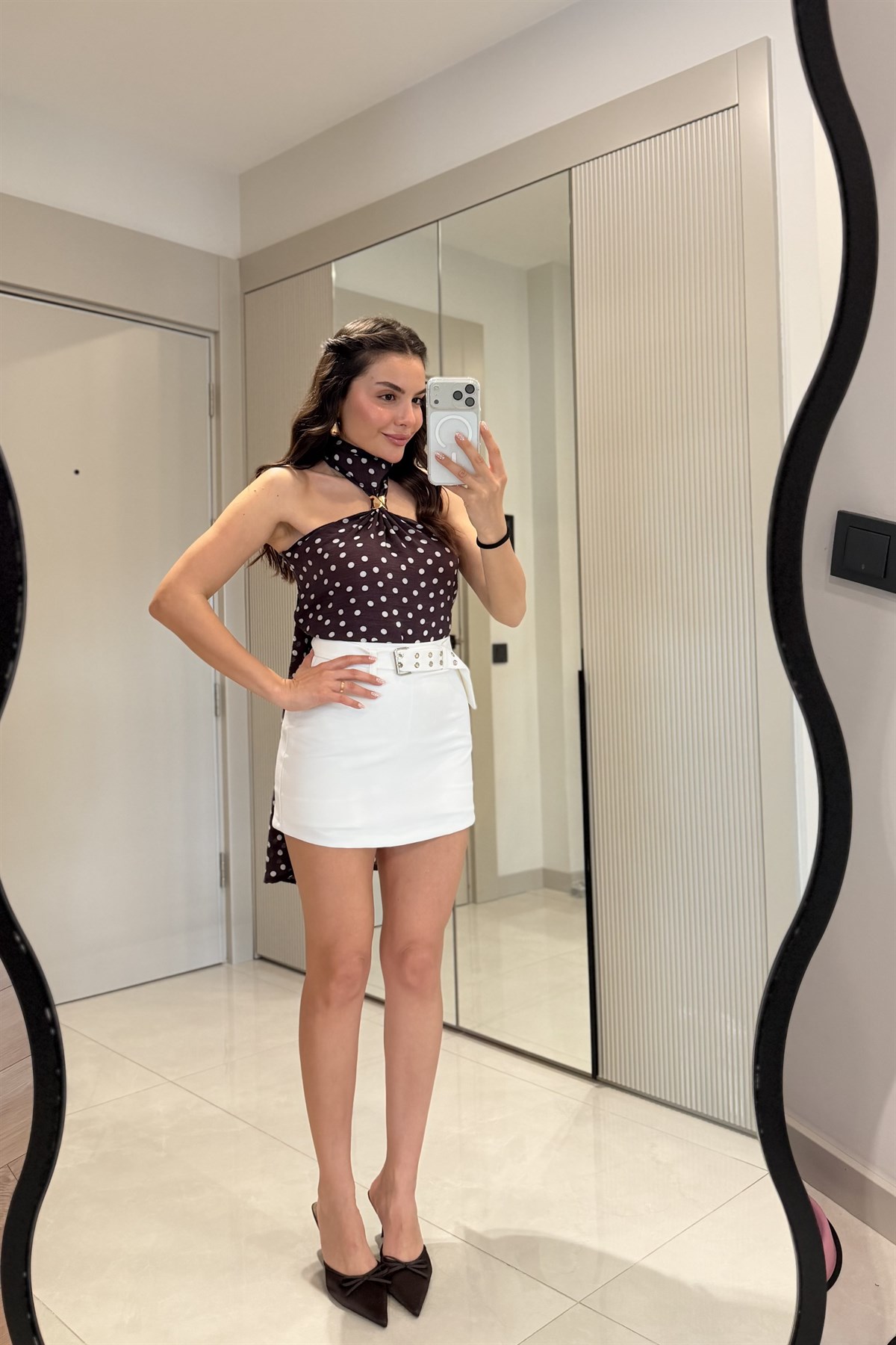 Guest Bordo Aksesuarlı Puantiye Desen Bluz
