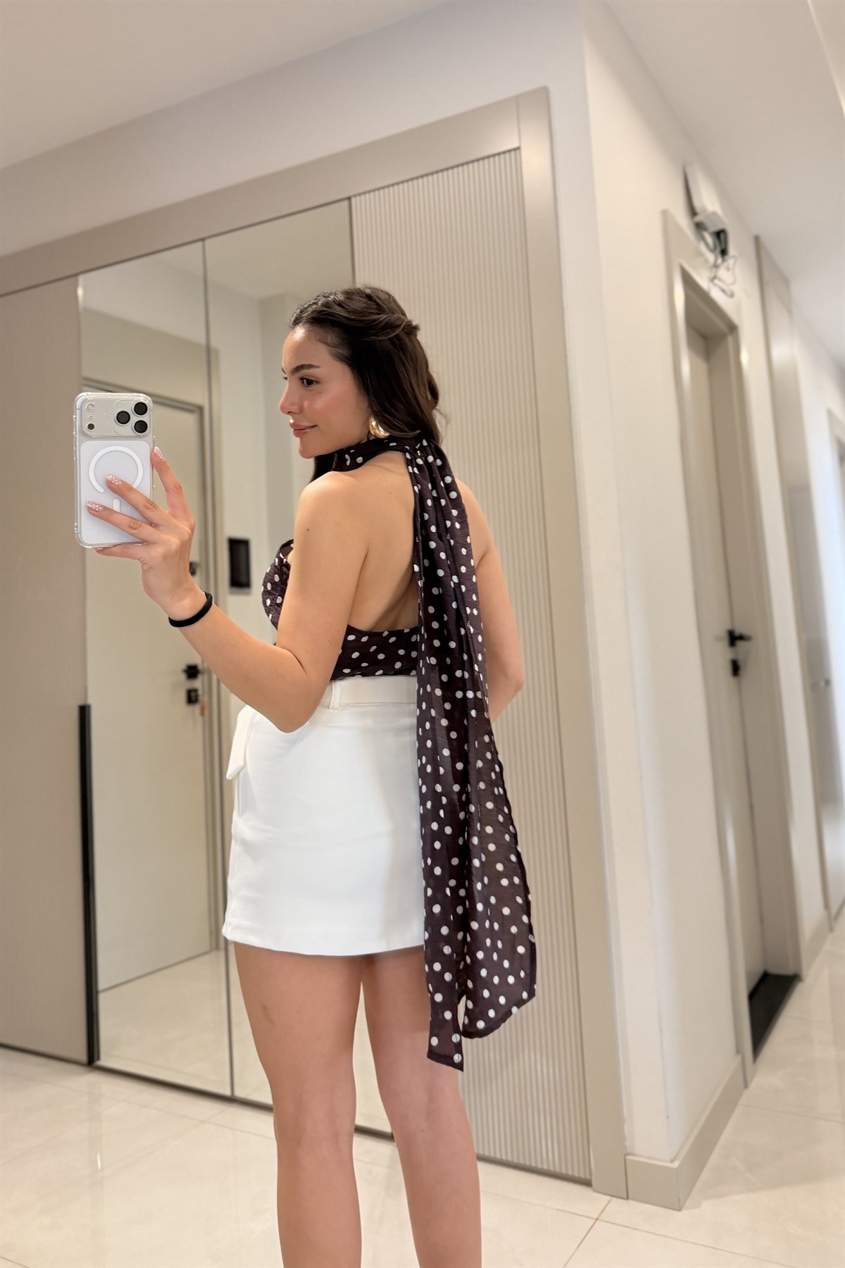 Guest Bordo Aksesuarlı Puantiye Desen Bluz