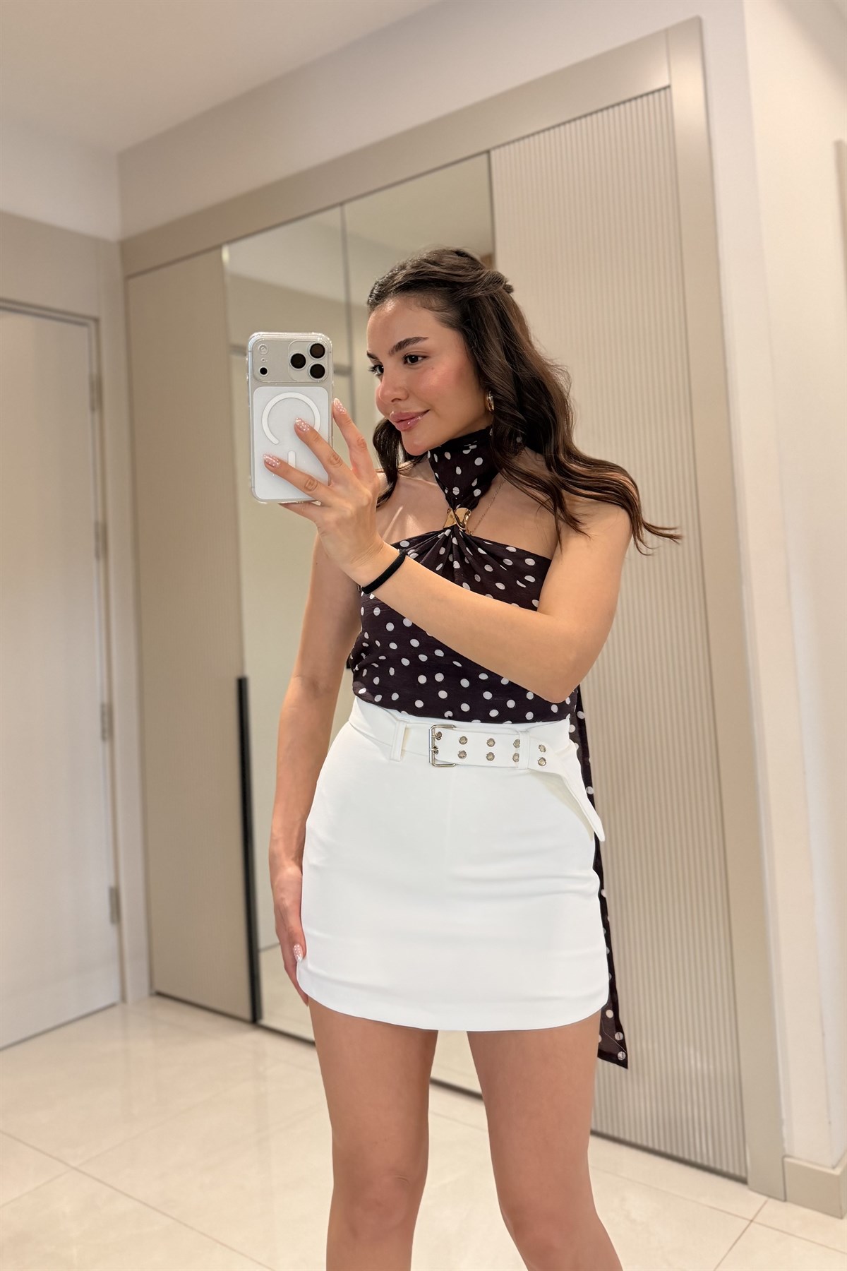 Guest Bordo Aksesuarlı Puantiye Desen Bluz