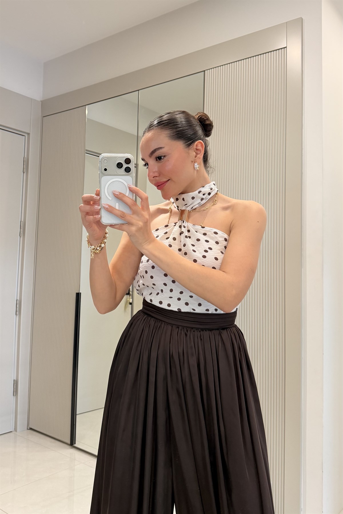 Guest Beyaz Aksesuarlı Puantiye Desen Bluz