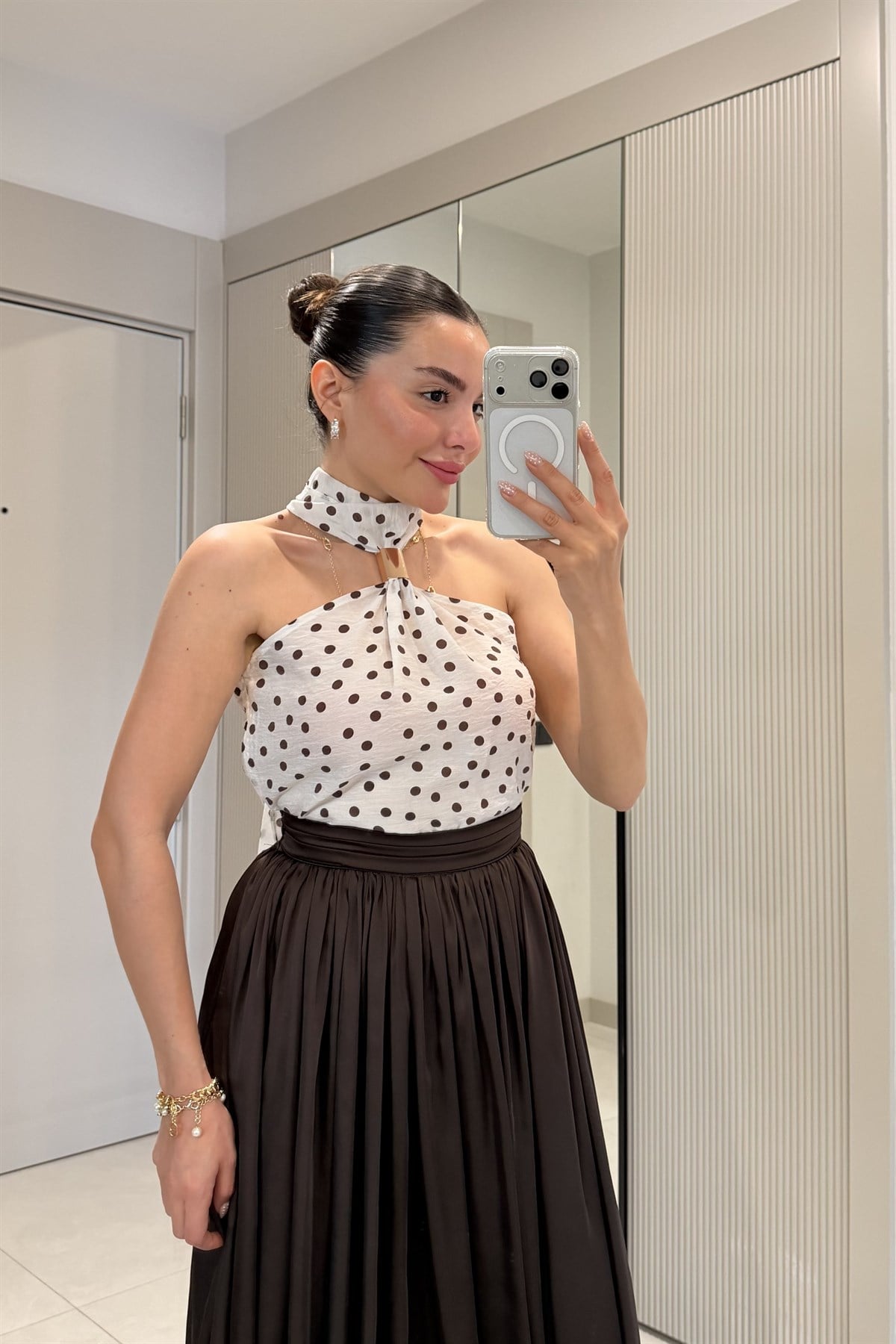 Guest Beyaz Aksesuarlı Puantiye Desen Bluz