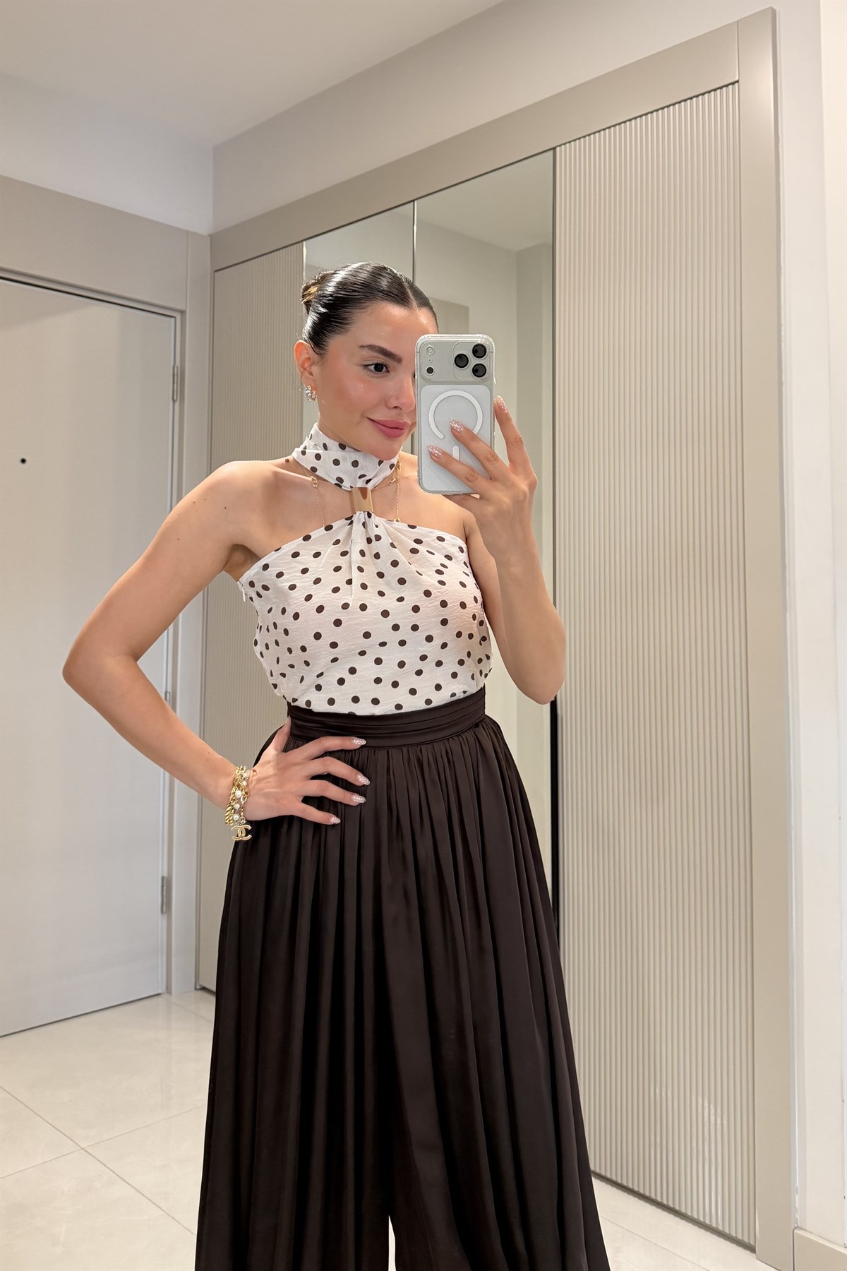 Guest Beyaz Aksesuarlı Puantiye Desen Bluz