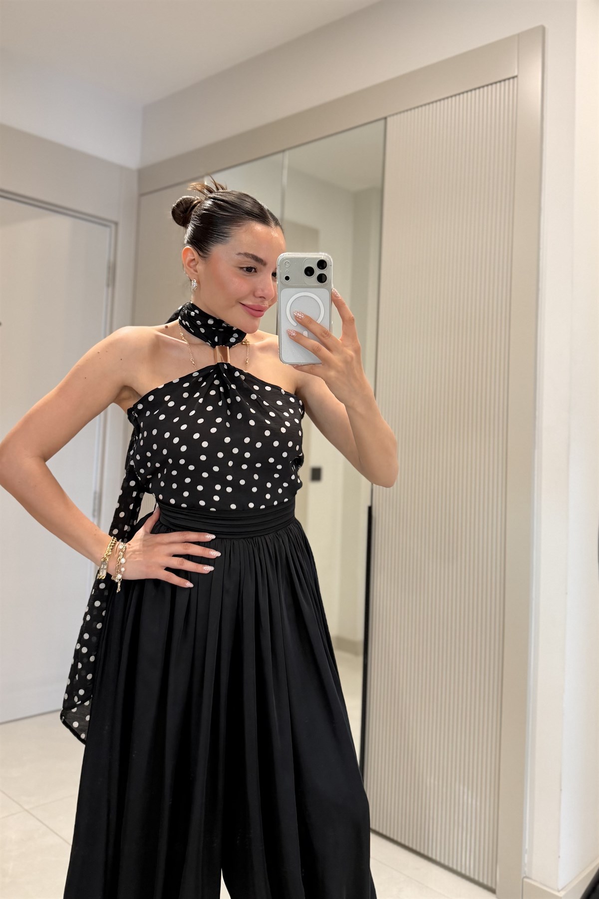 Guest Siyah Aksesuarlı Puantiye Desen Bluz
