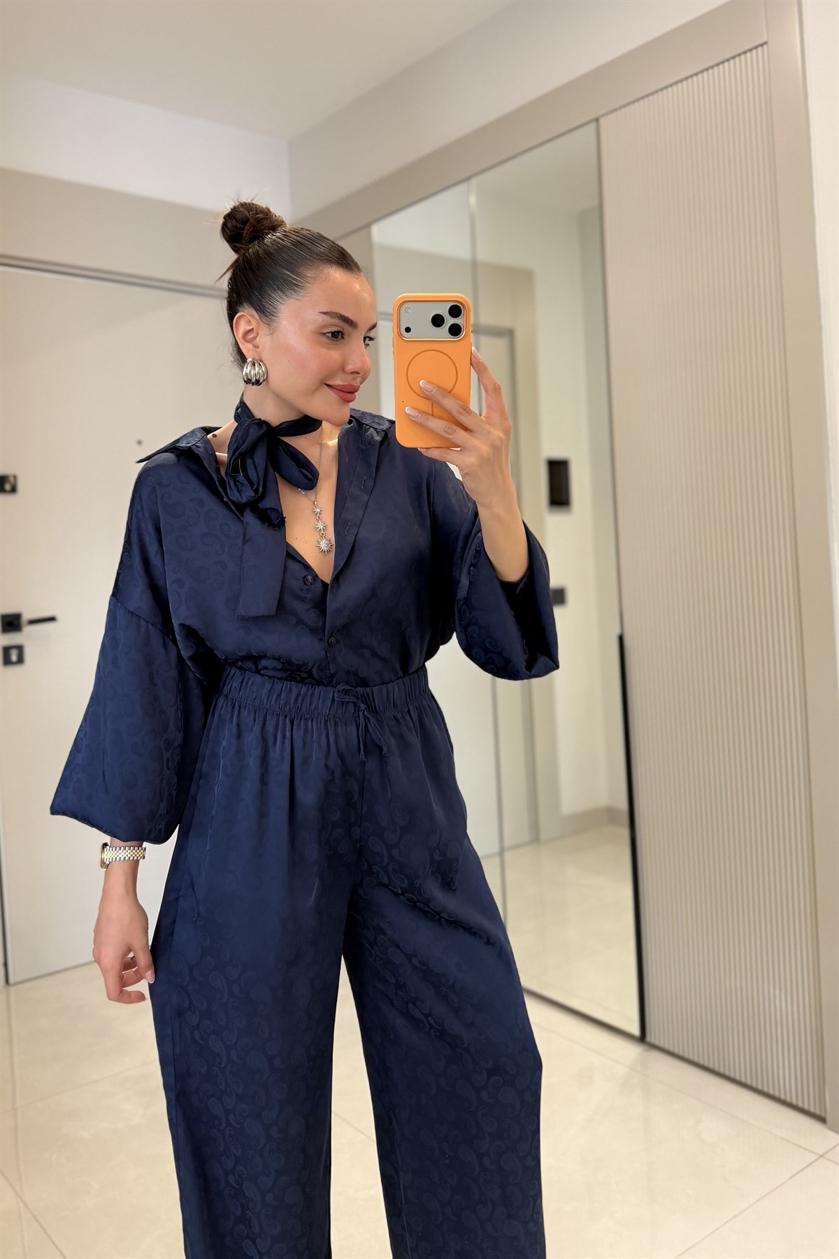 Harmony Lacivert Jakarlı Fularlı Şık Takım