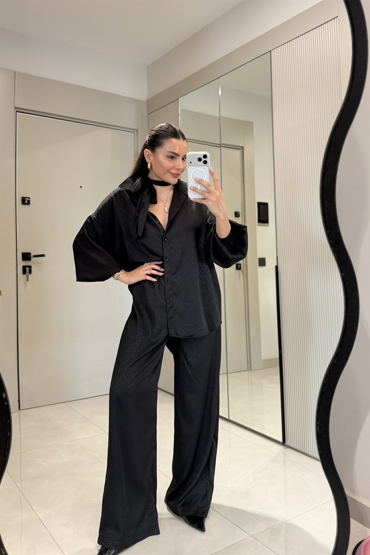 Harmony Siyah Puantiye Jakarlı Fularlı Şık Takım