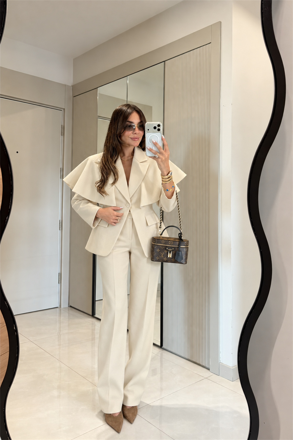 Harriet Krem Pelerin Detaylı Premium Takım