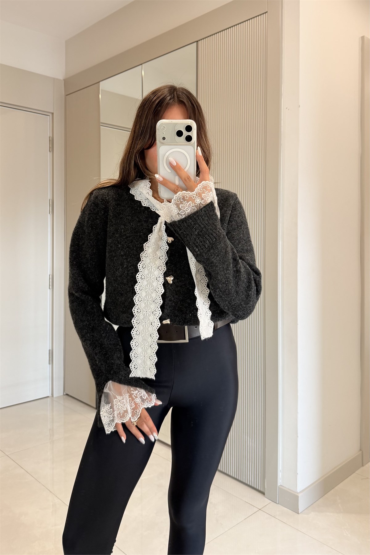 Heart Siyah Dantel Detaylı Hırka