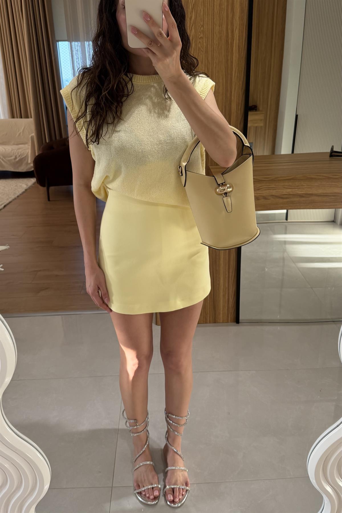 Helis Sarı Kolsuz Triko 