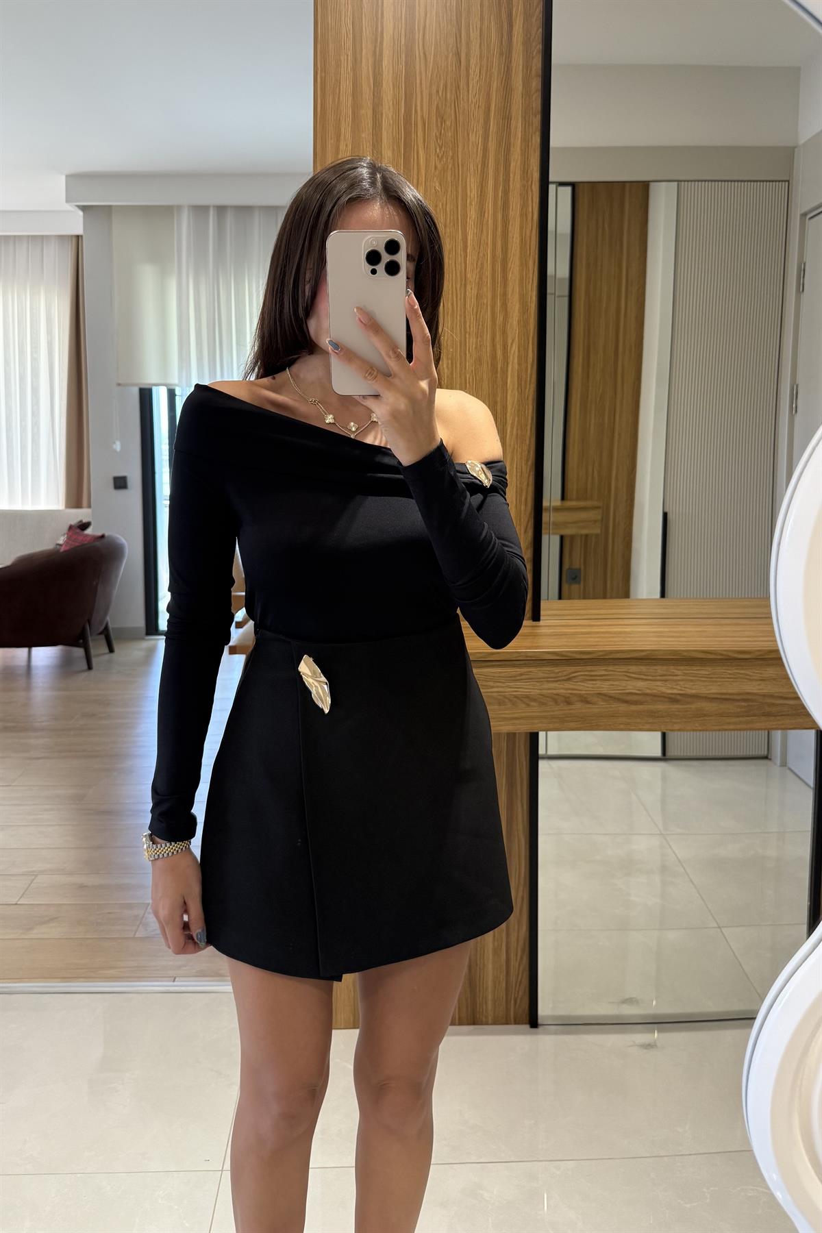 Henry Kayık Yaka Gold Detaylı Bluz