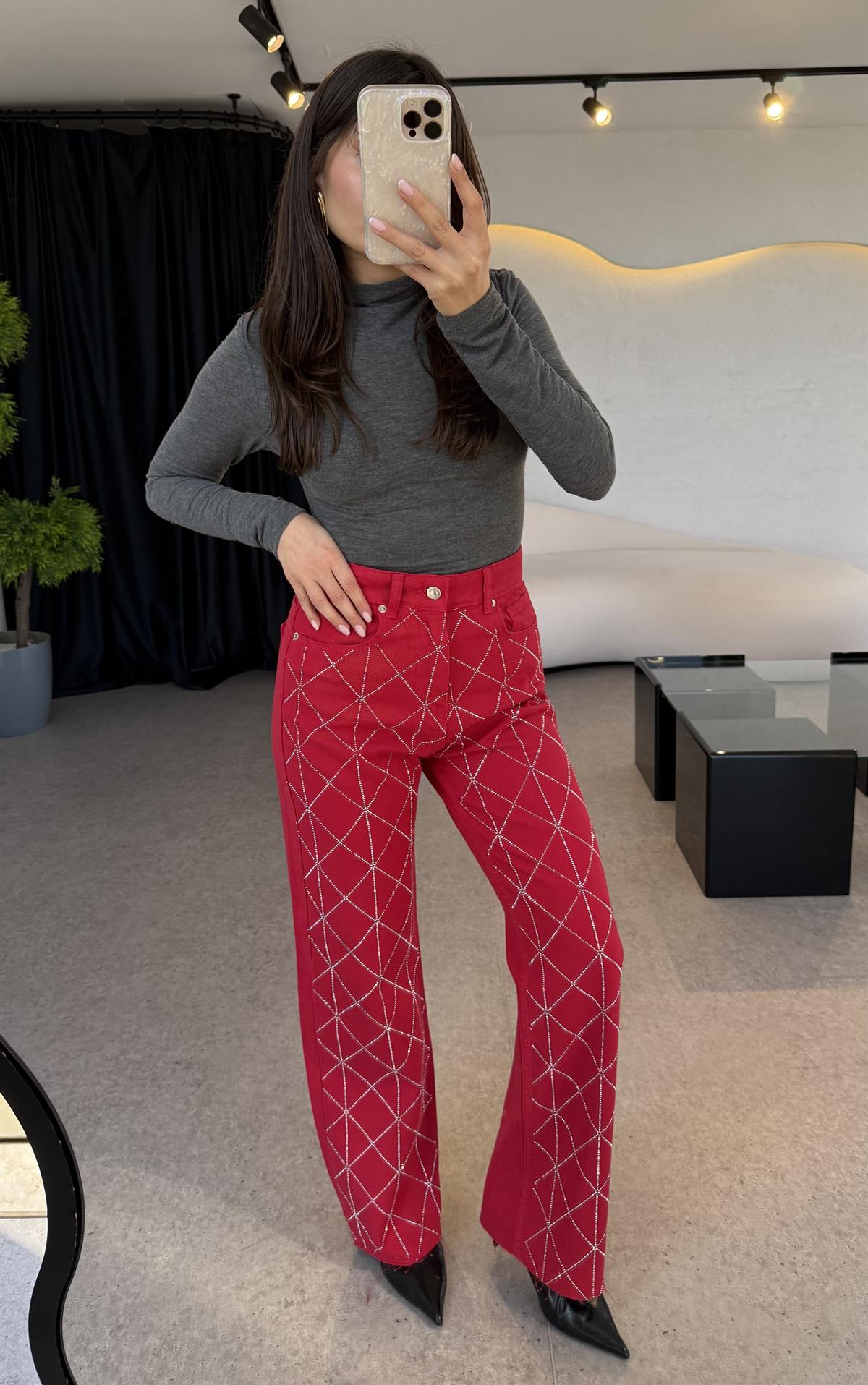 Hermione Kırmızı Çapraz Taşlı Jean