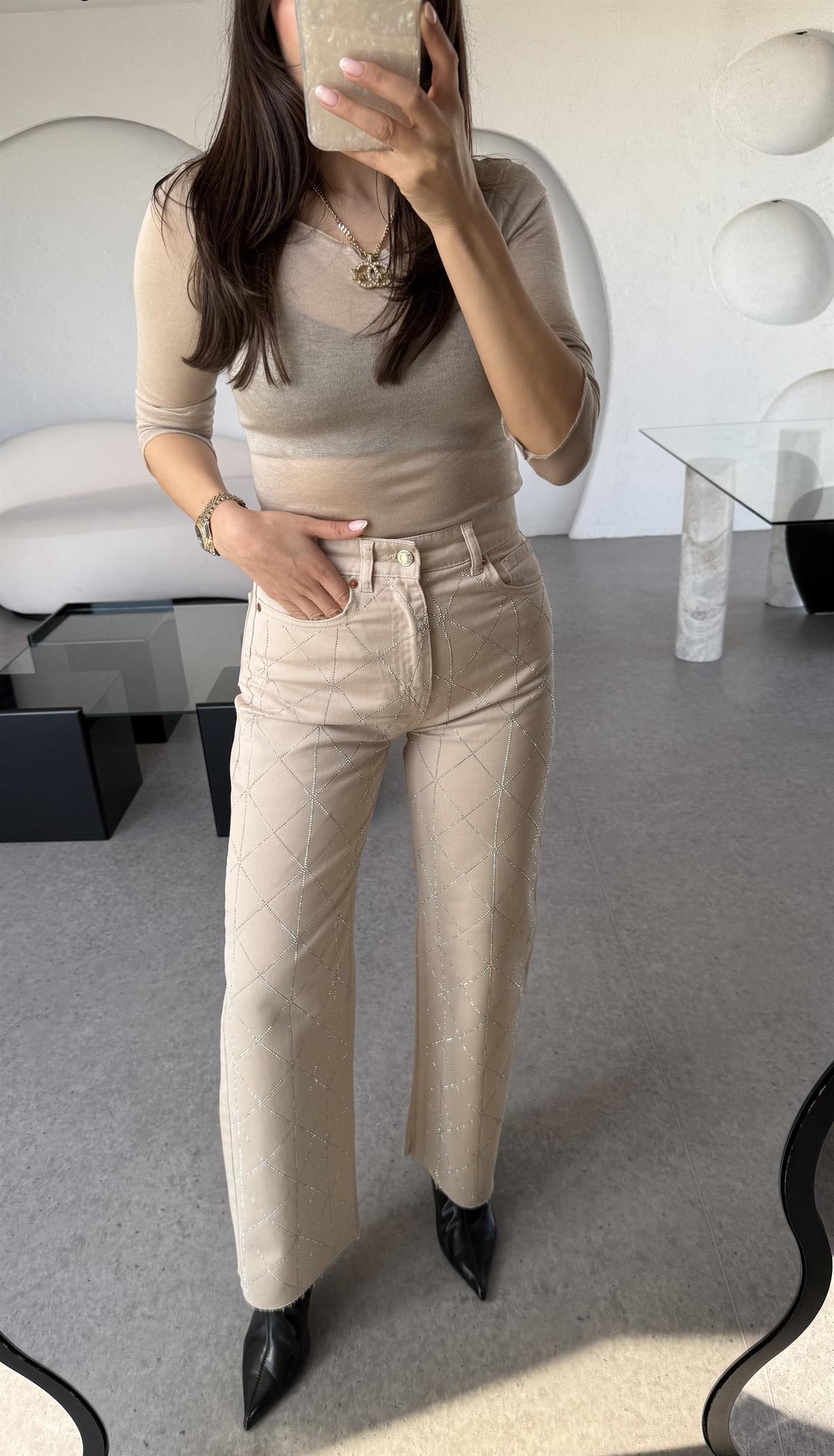 Hermione Krem Çapraz Taşlı Jean