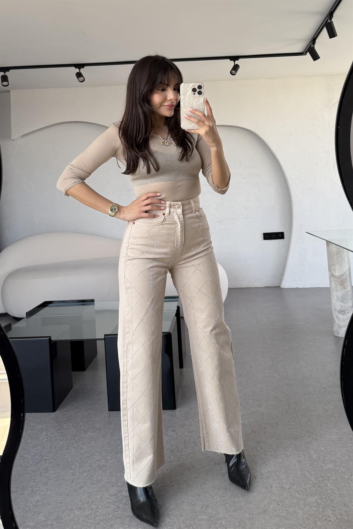 Hermione Krem Çapraz Taşlı Jean