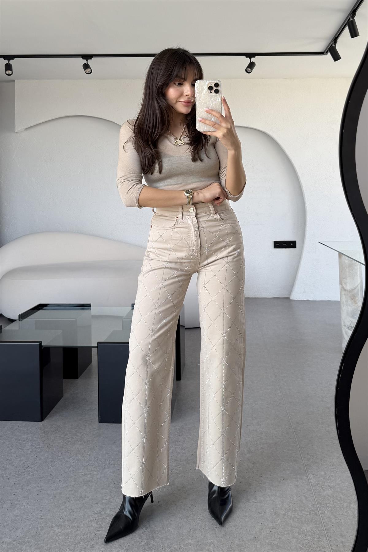 Hermione Krem Çapraz Taşlı Jean