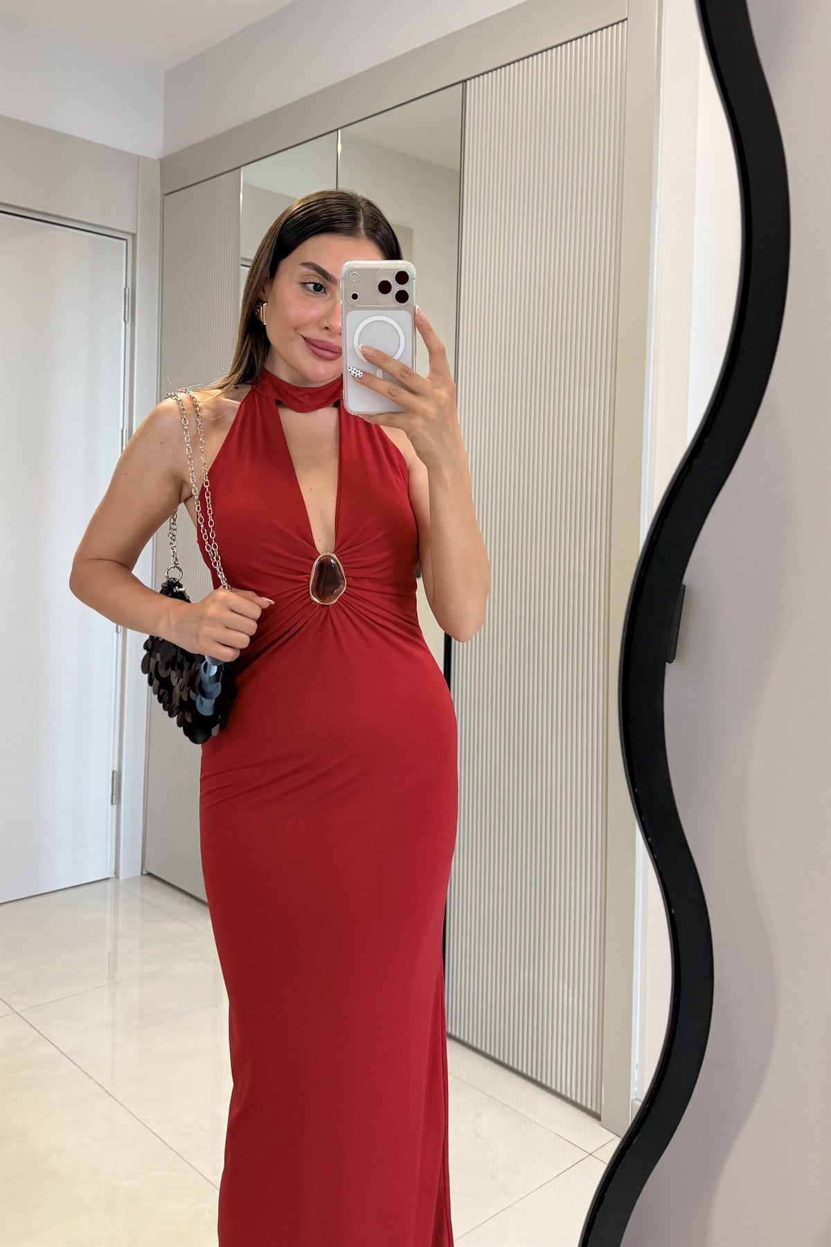 Hilary Kırmızı Halter Yaka Aksesuar Detaylı Maxi Elbise