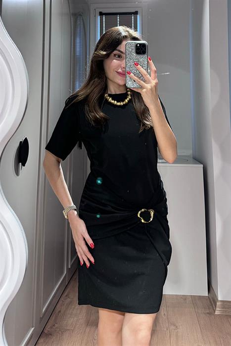 Hitley Eteği Aksesuarlı Siyah Elbise