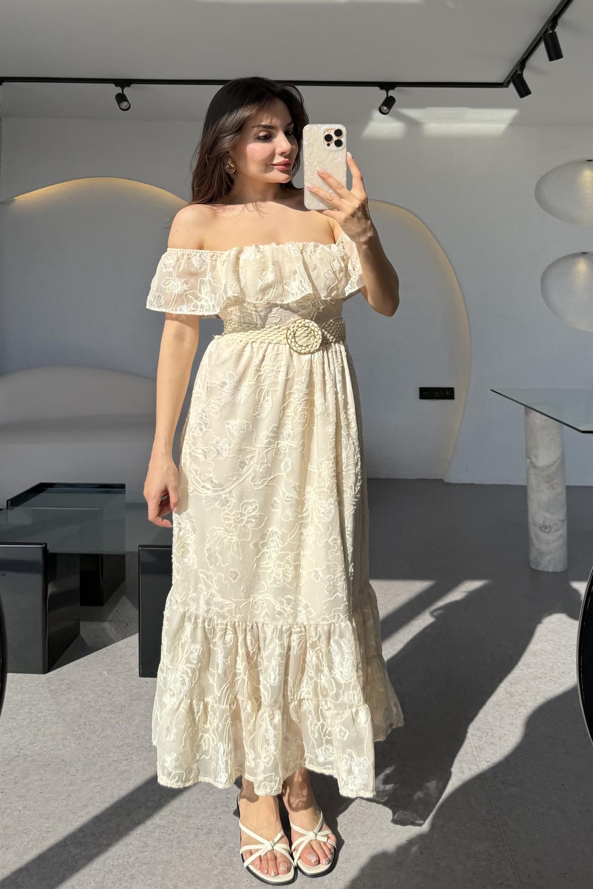 Holmes Nakış İşlemeli Madonna Yaka Elbise