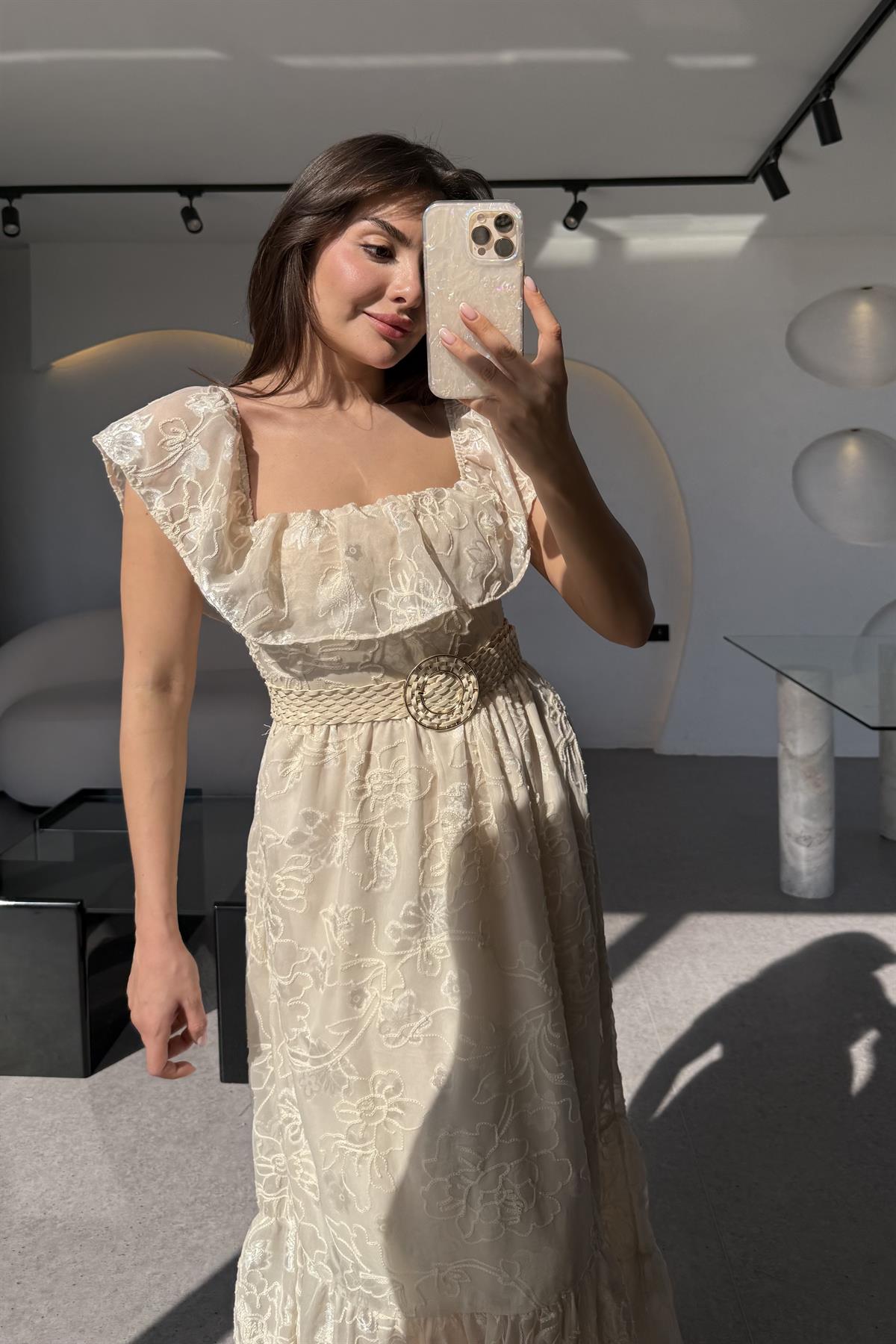 Holmes Nakış İşlemeli Madonna Yaka Elbise