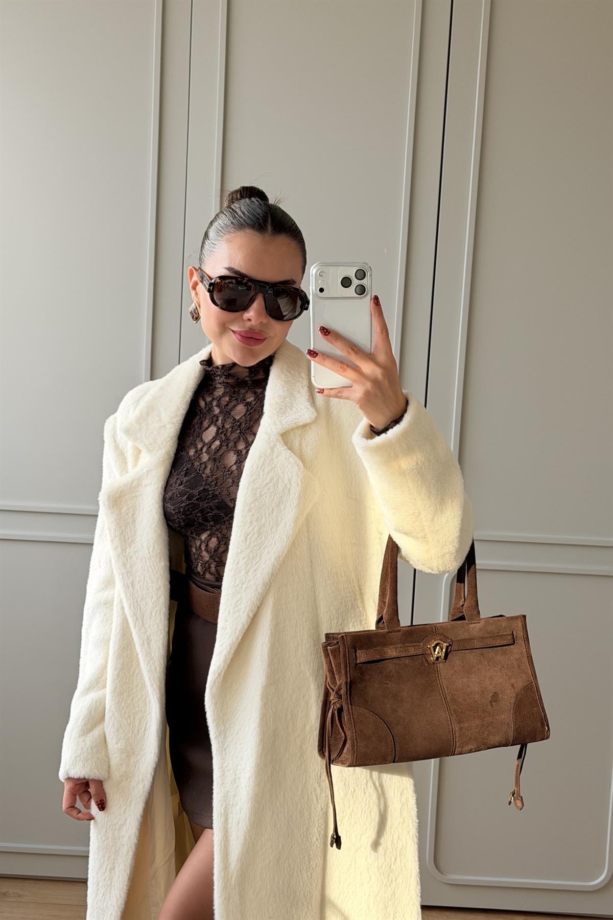 Hoper Beyaz Uzun Kemerli Kaban 